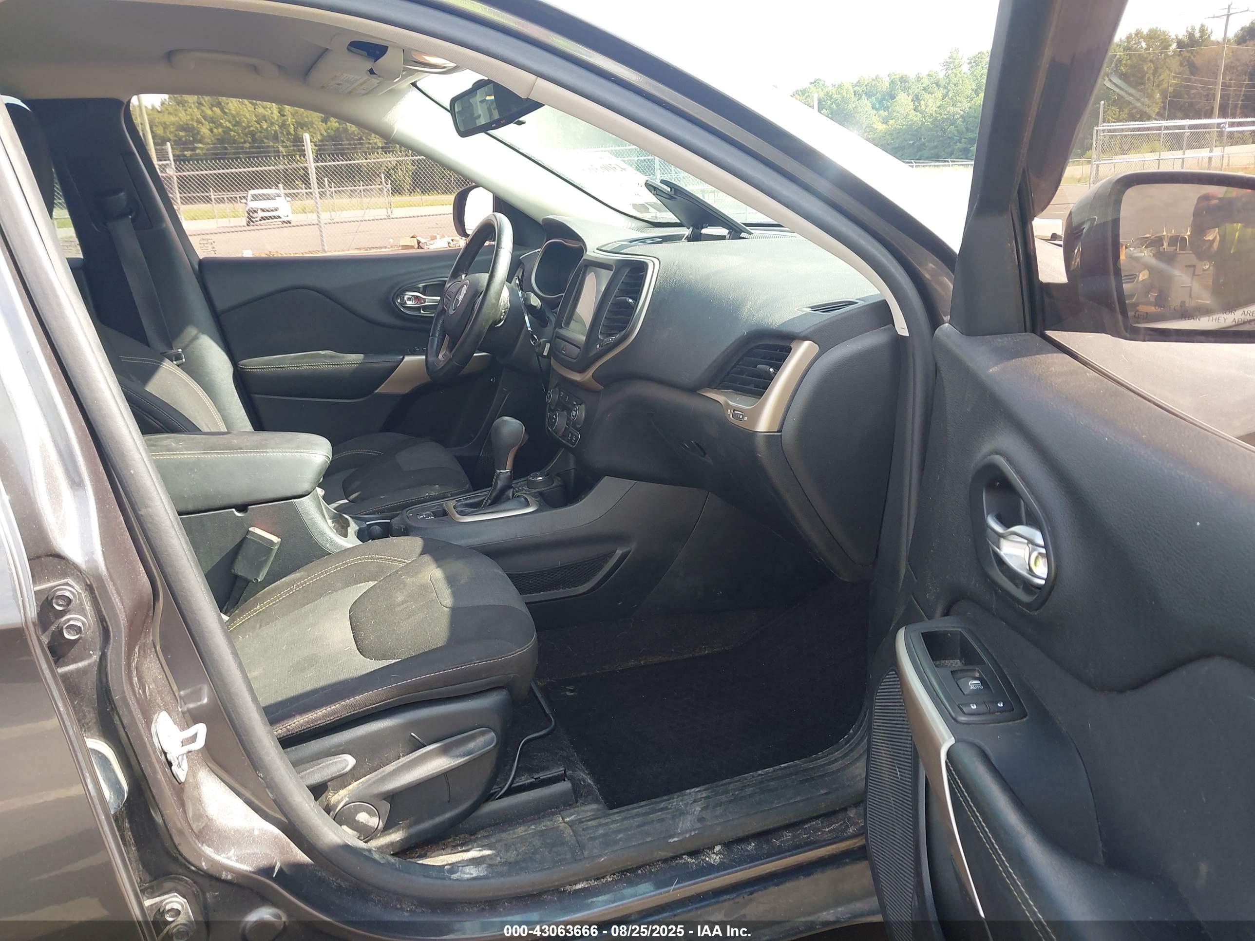 JEEP CHEROKEE image 5