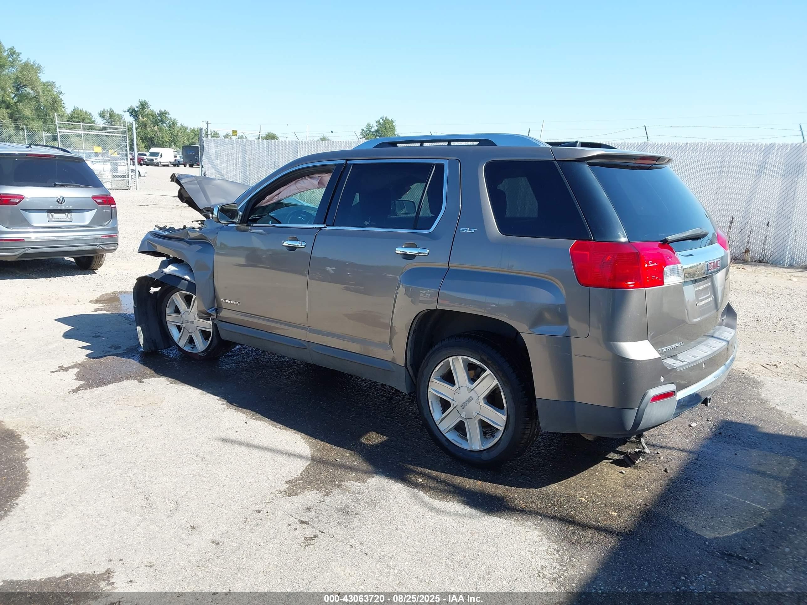 GMC TERRAIN image 3