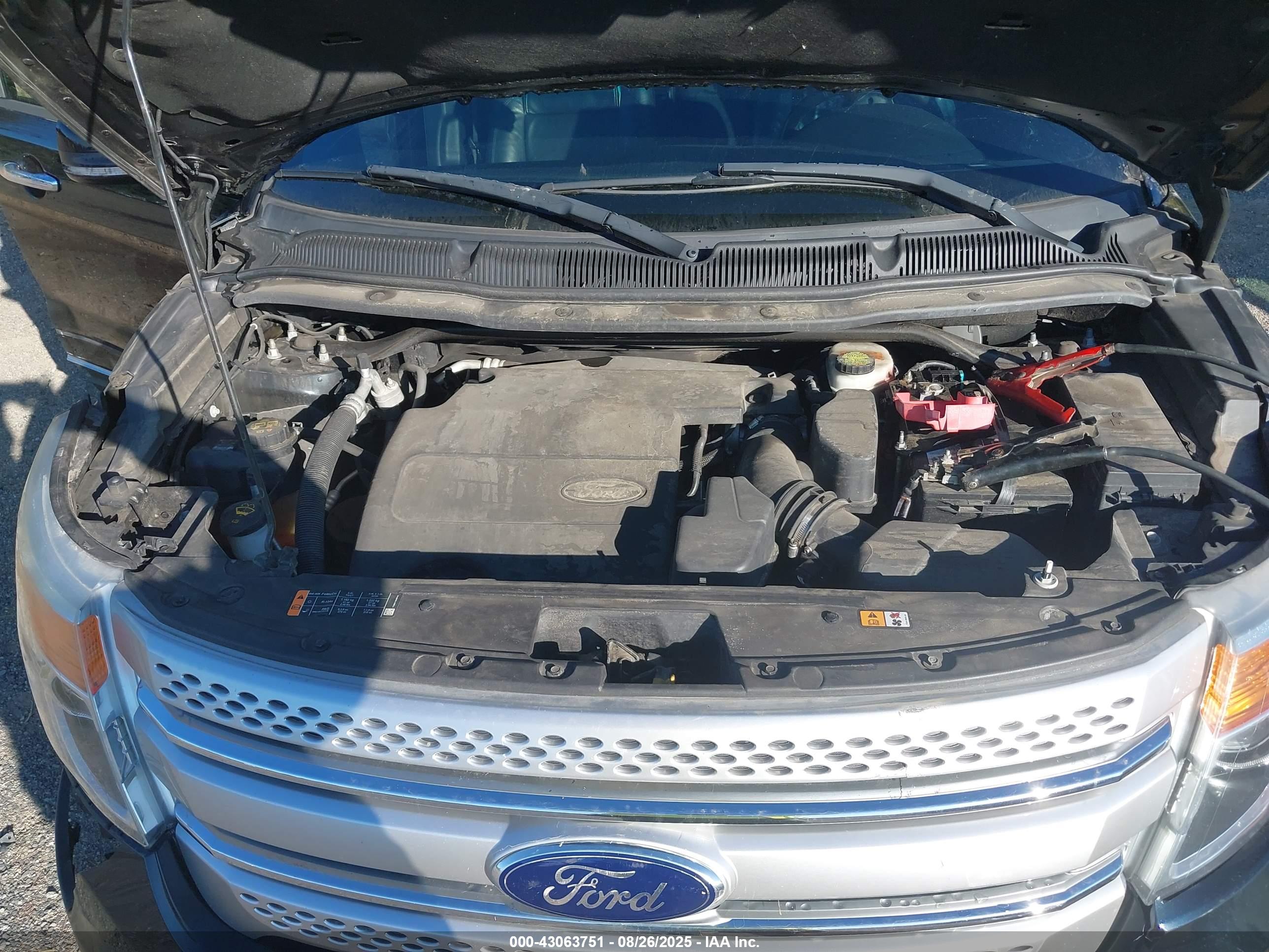 FORD EXPLORER image 10