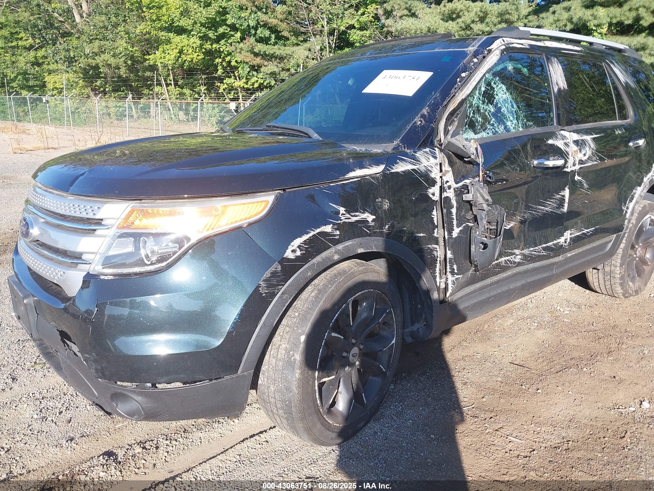 FORD EXPLORER image 6