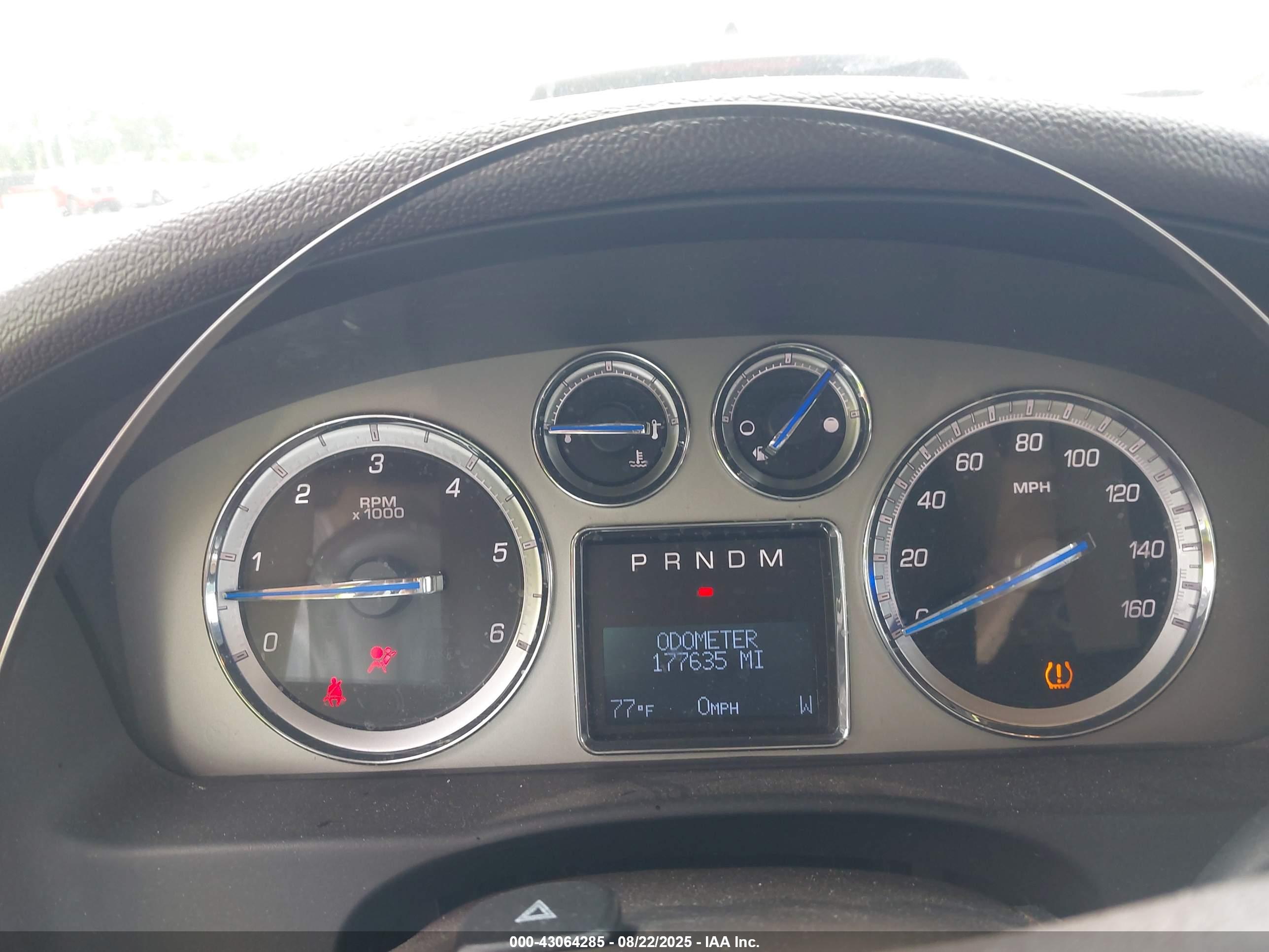 CADILLAC ESCALADE image 7