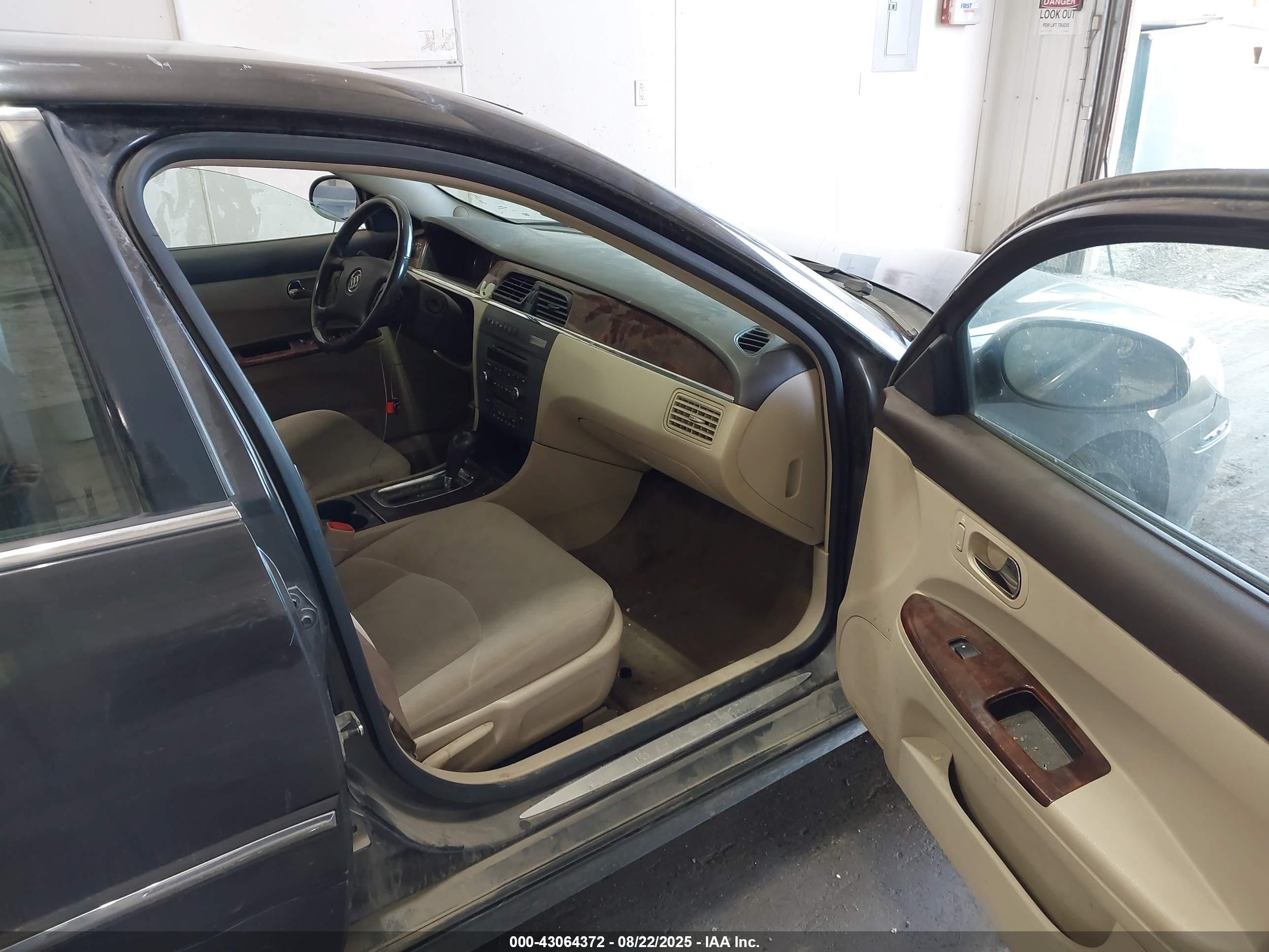 BUICK LACROSSE image 5