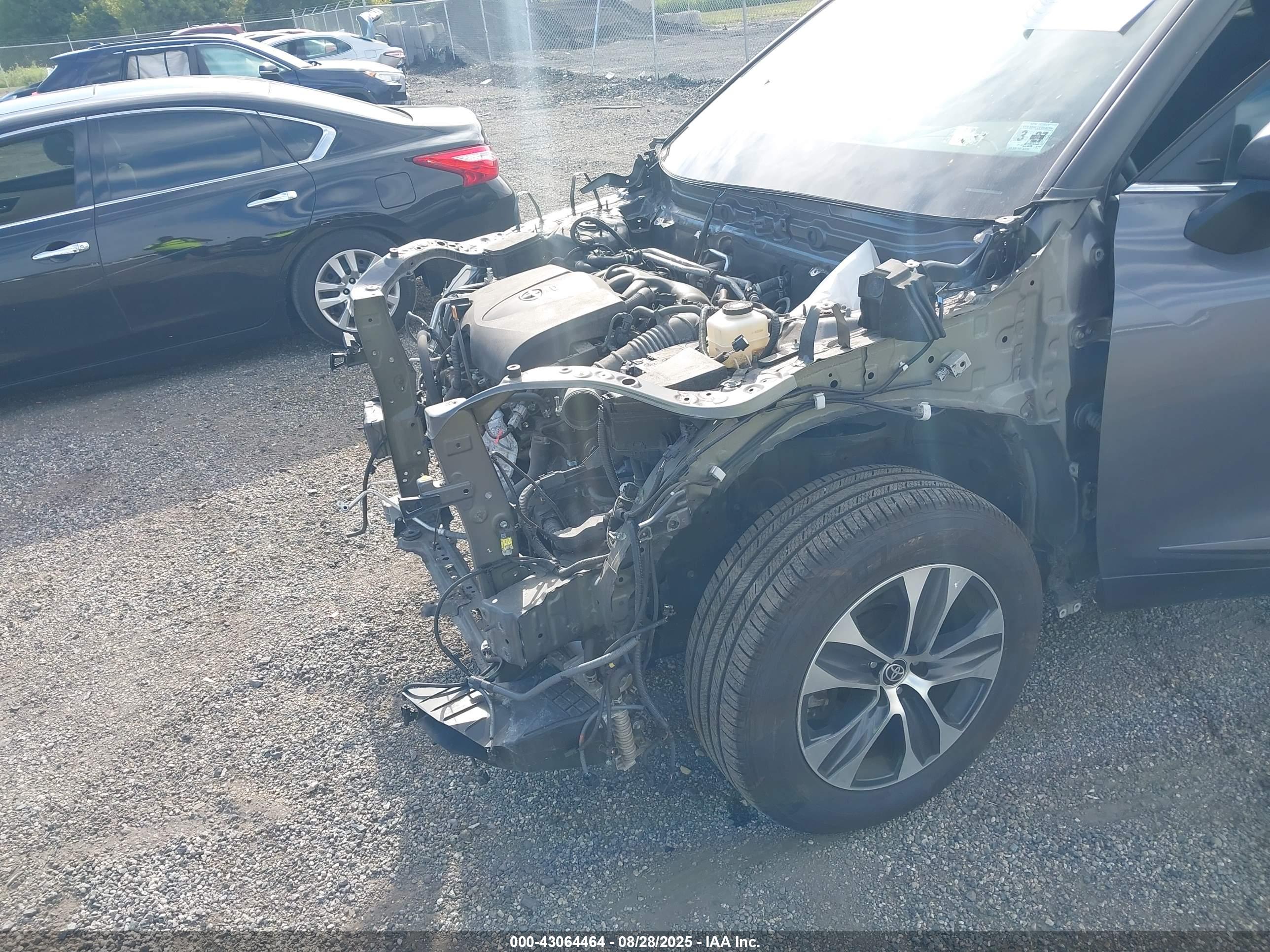 TOYOTA HIGHLANDER image 6