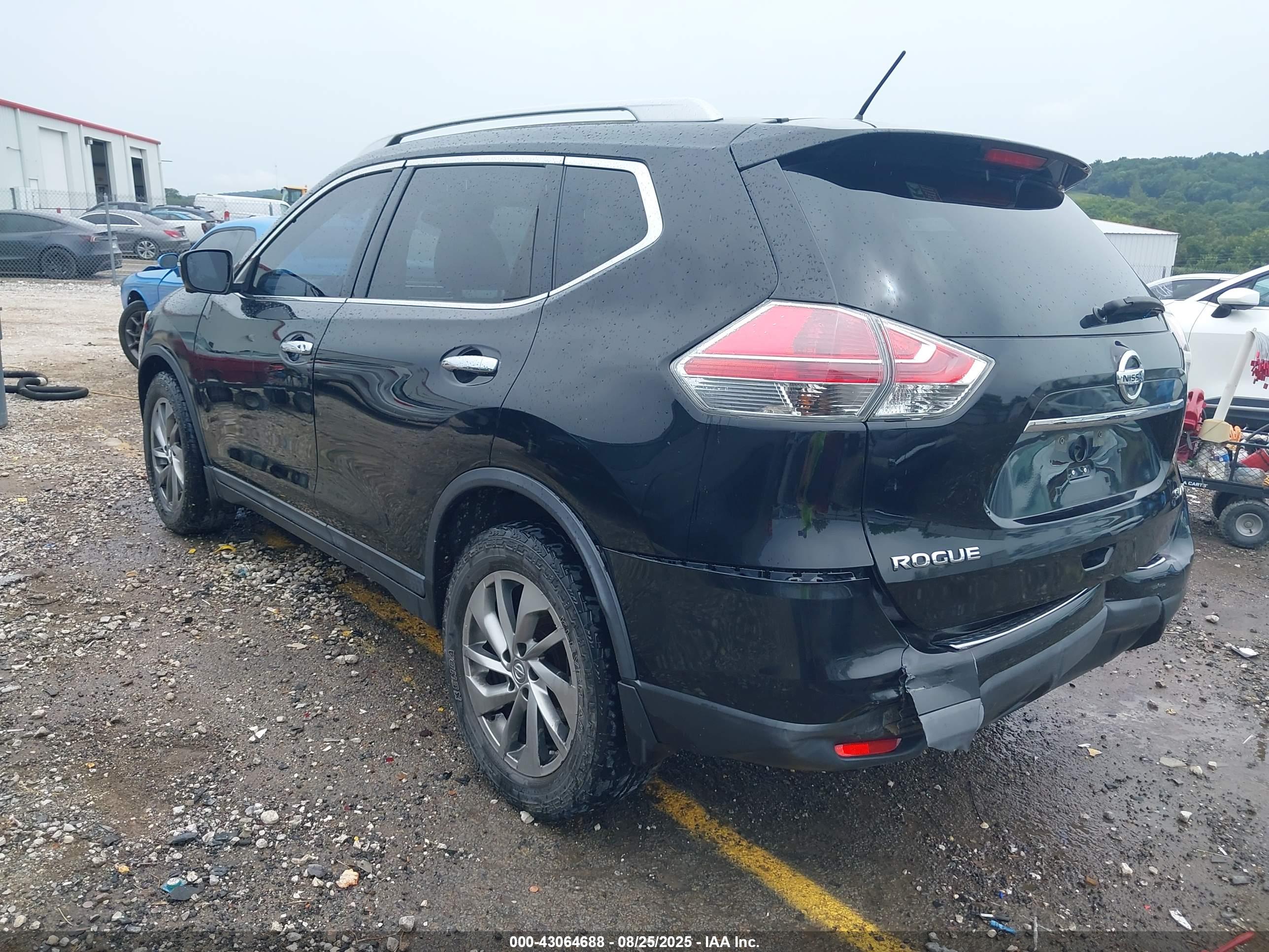 NISSAN ROGUE image 3