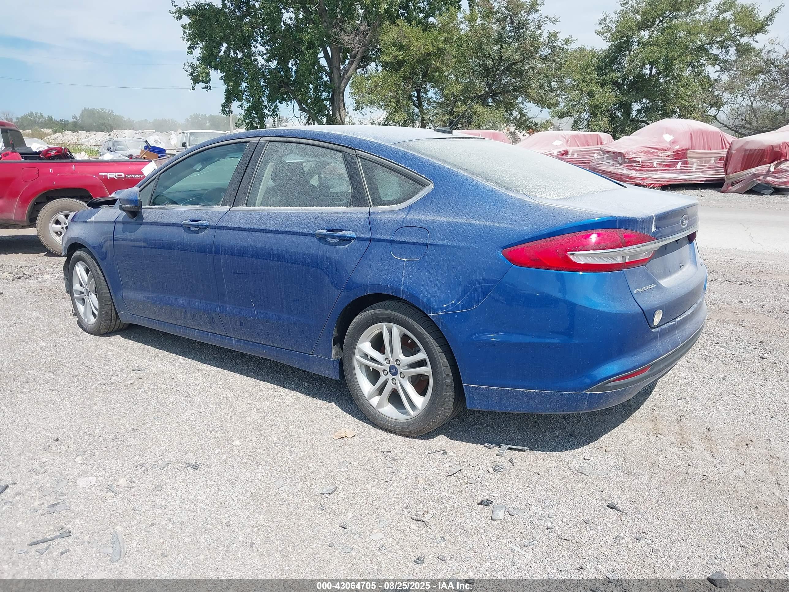 FORD FUSION image 3