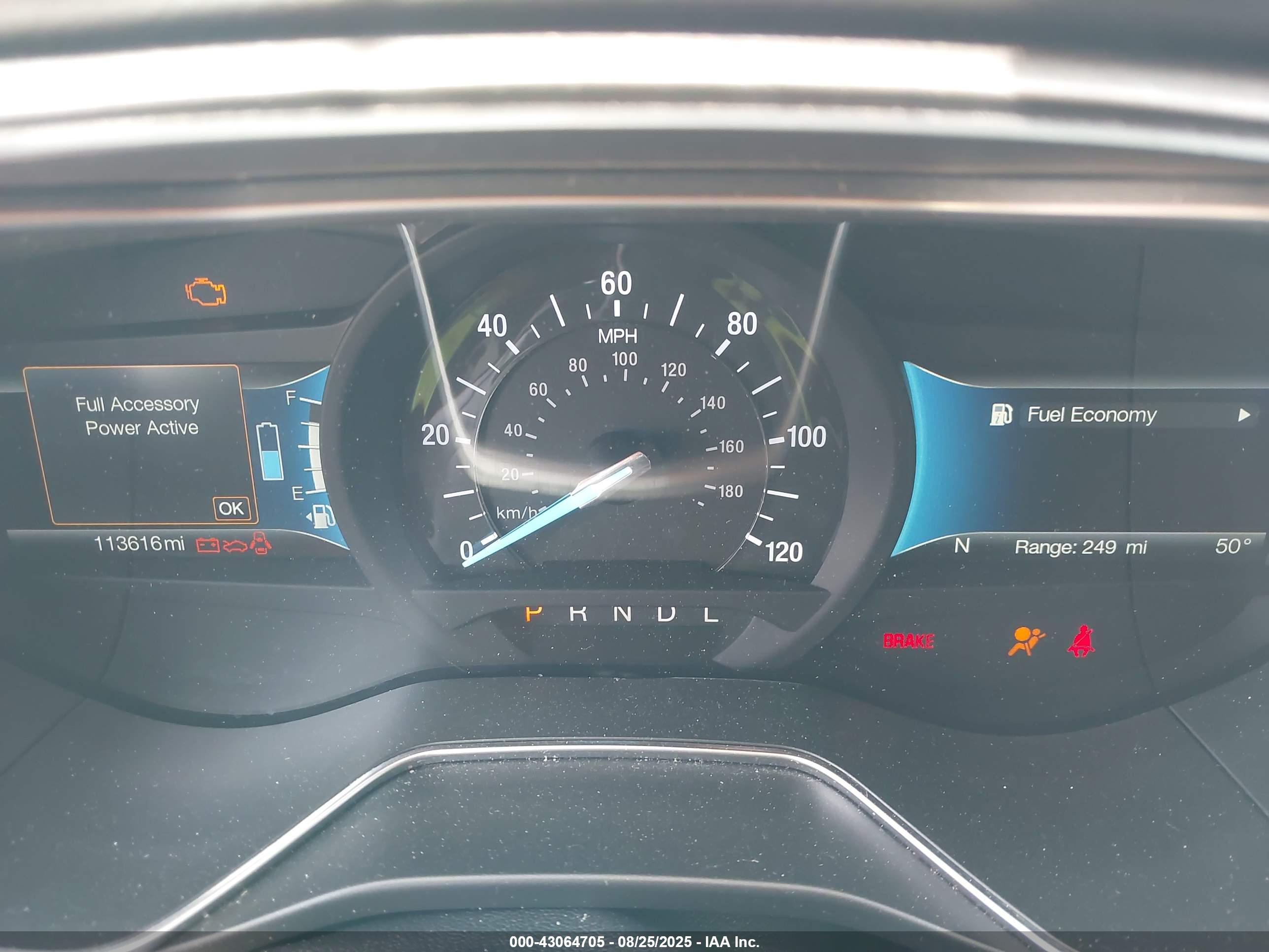 FORD FUSION image 7