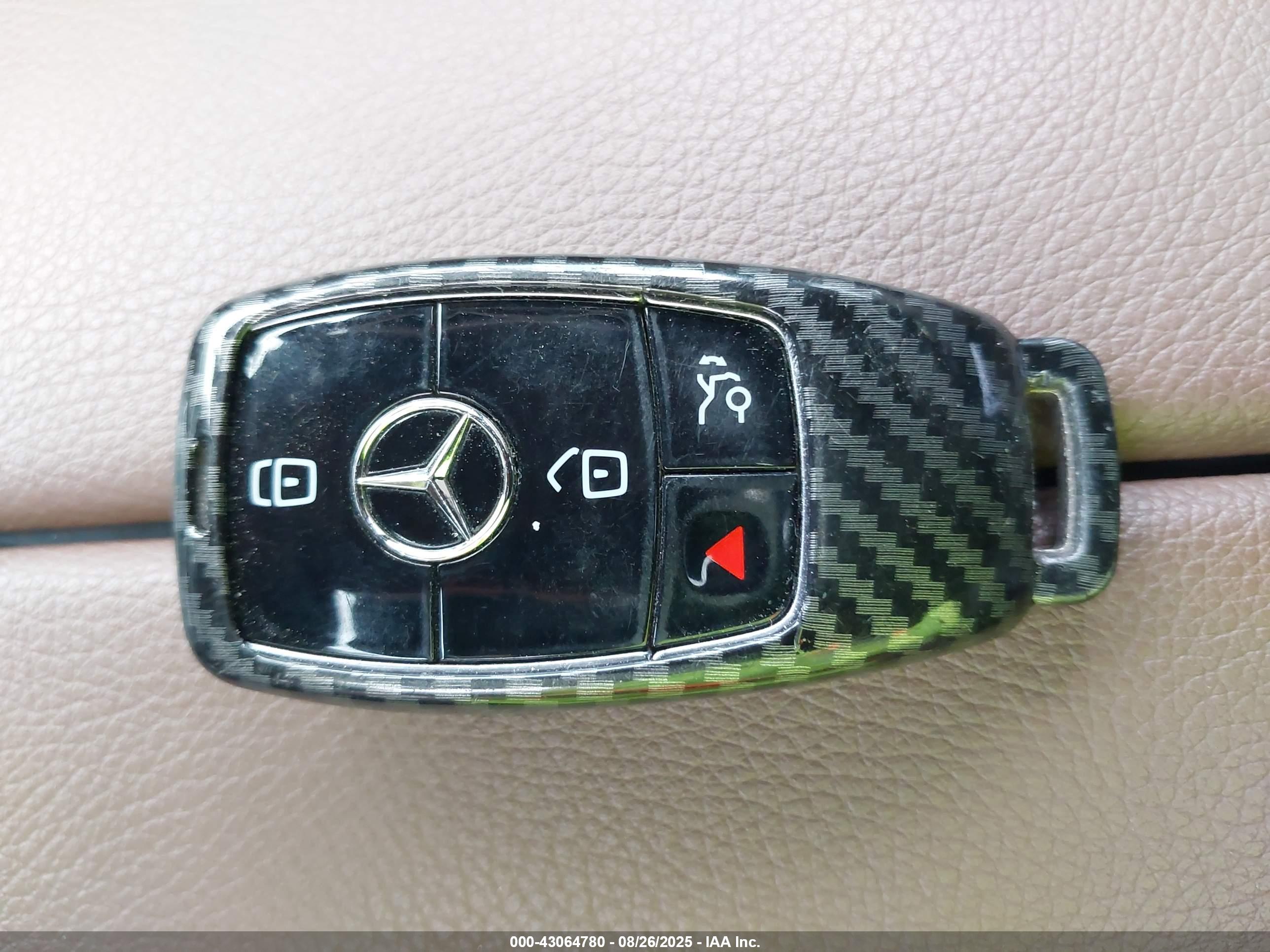 MERCEDES-BENZ E image 11