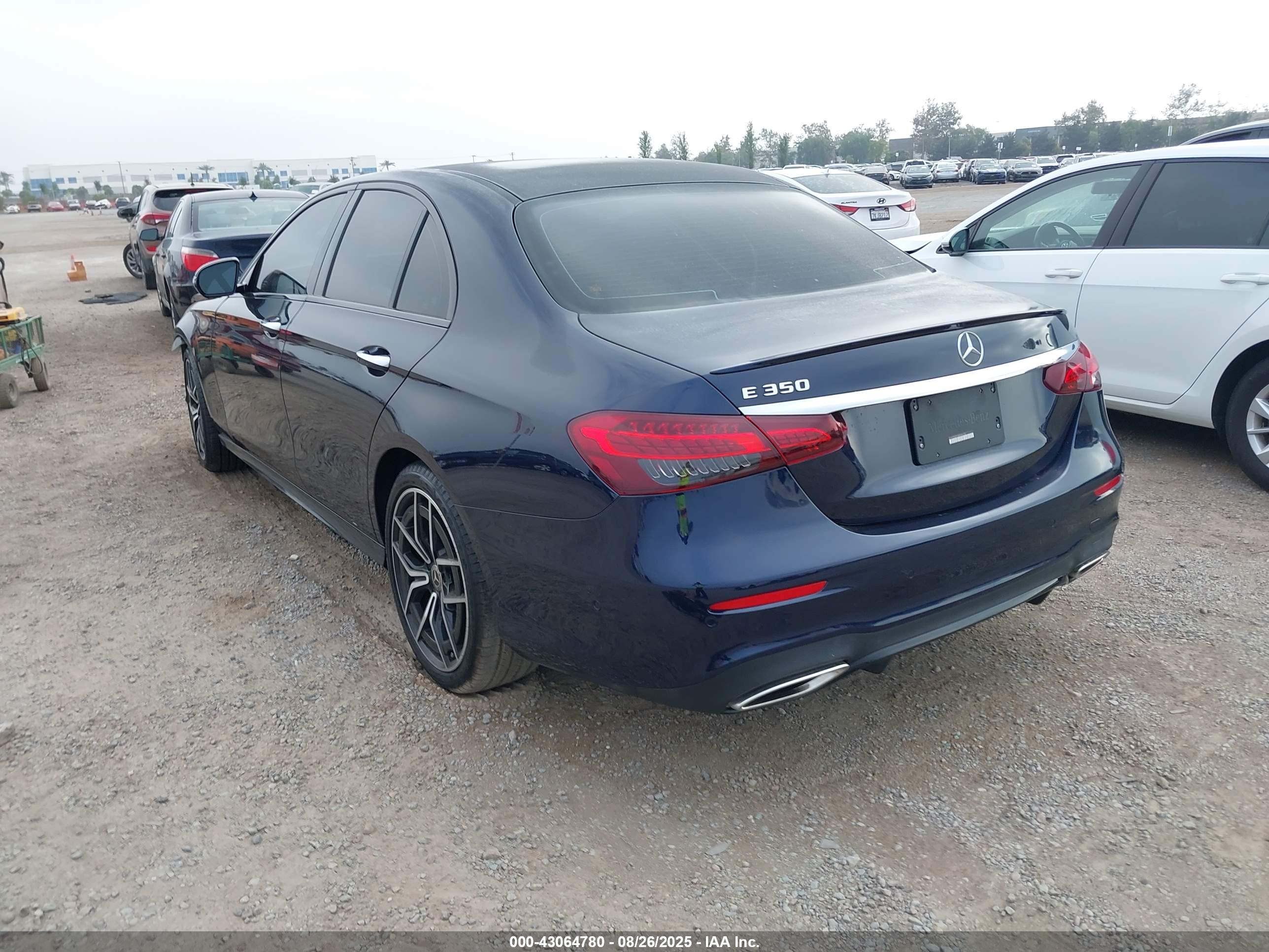 MERCEDES-BENZ E image 3