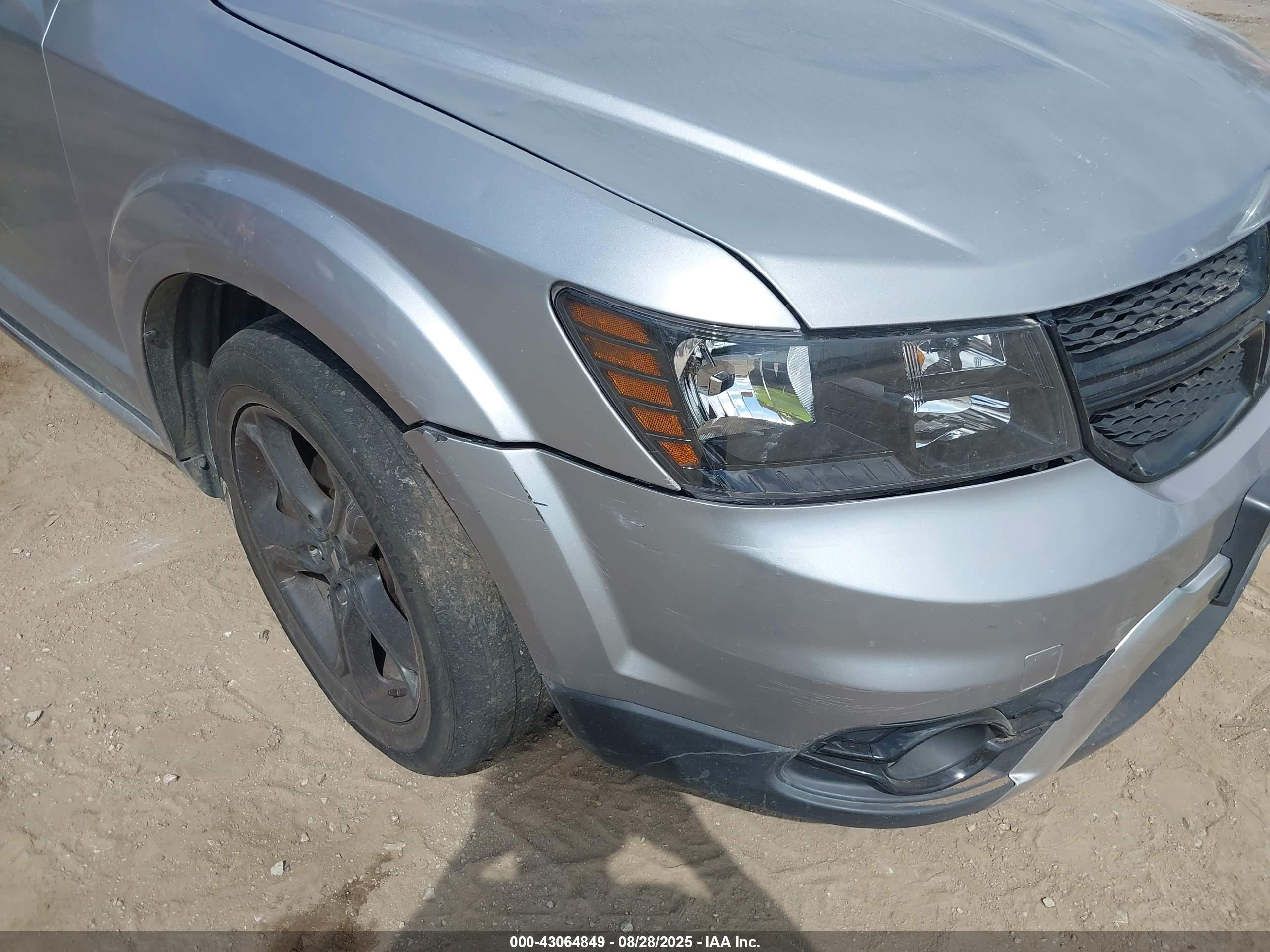 DODGE JOURNEY image 6