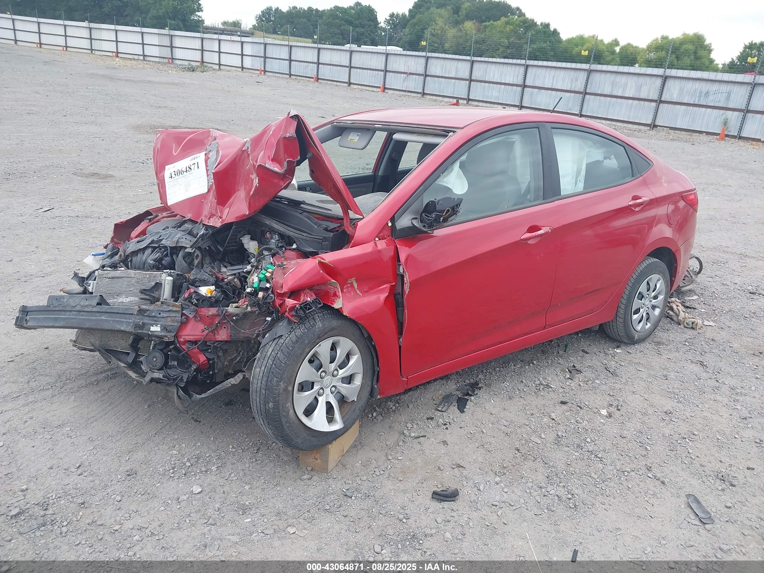 HYUNDAI ACCENT image 2