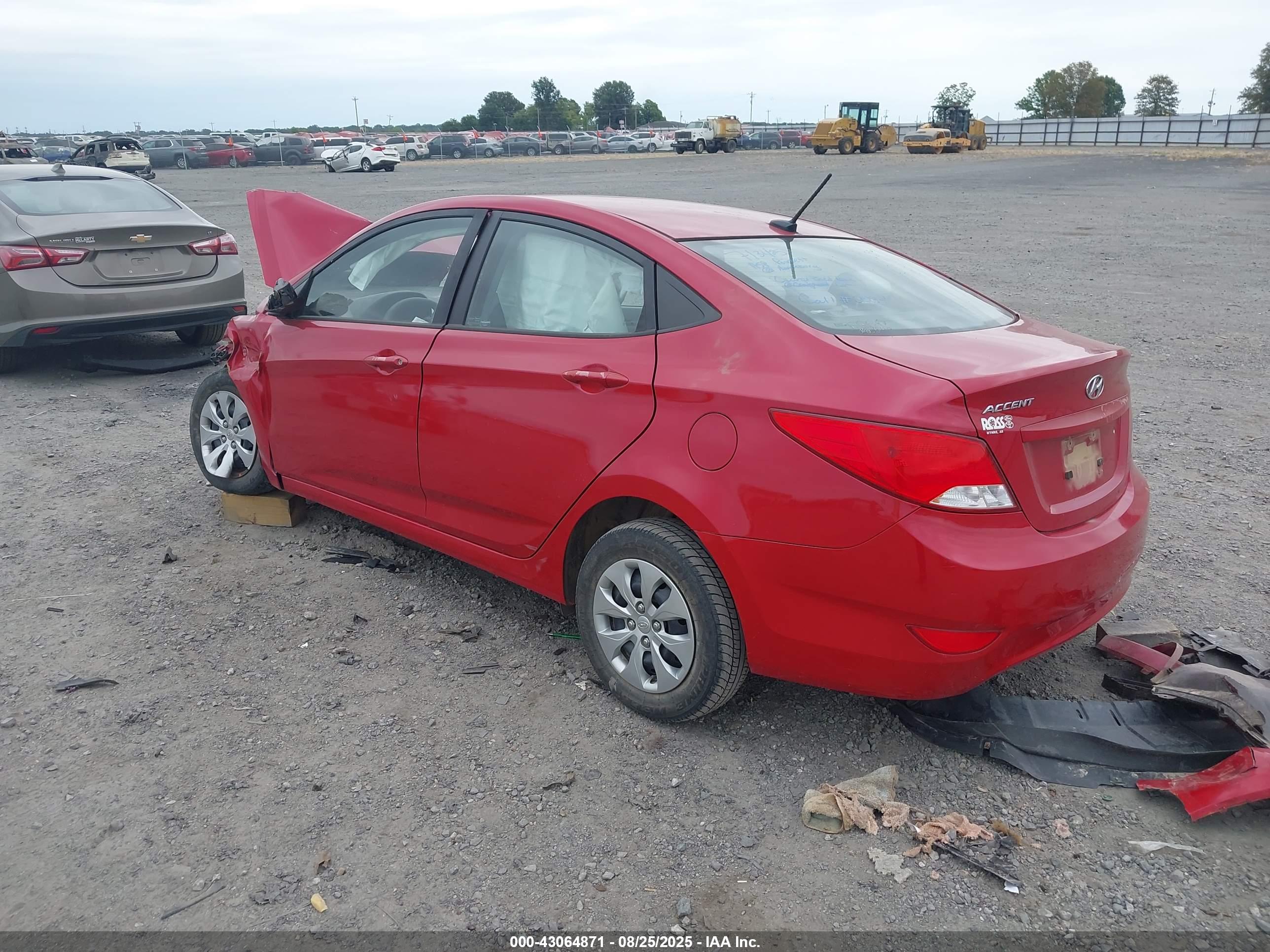 HYUNDAI ACCENT image 3