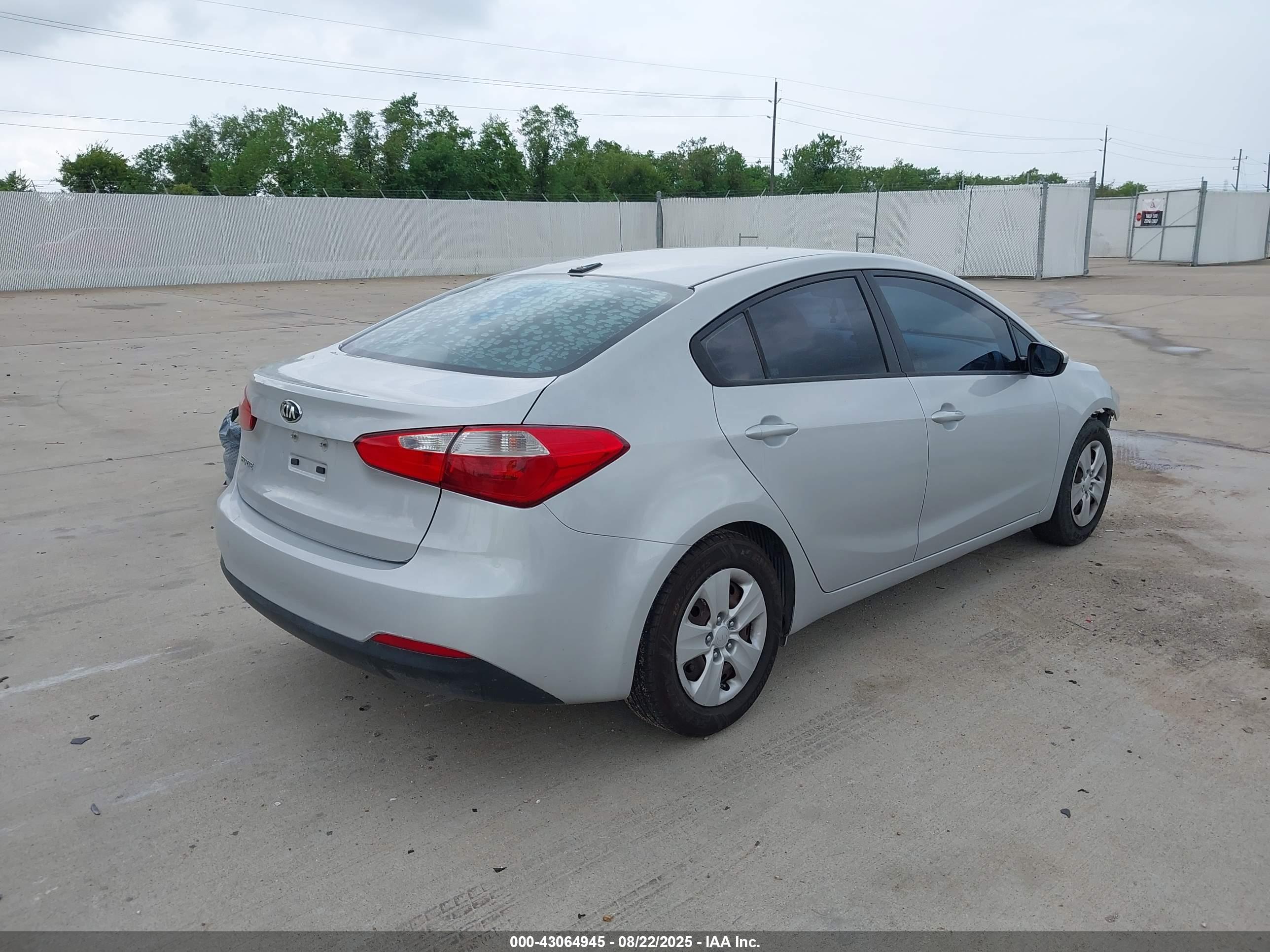 KIA FORTE image 2