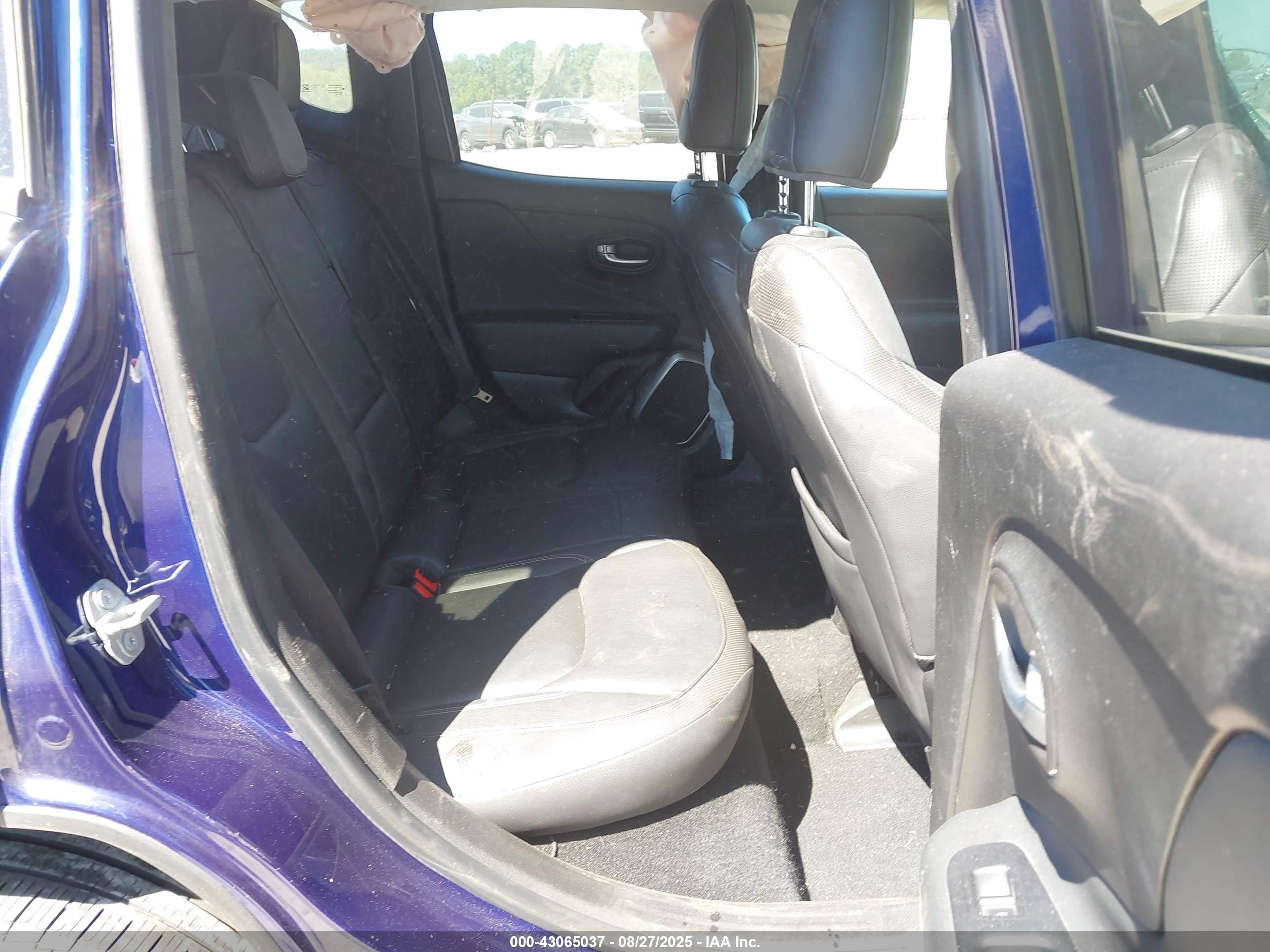 JEEP RENEGADE image 8