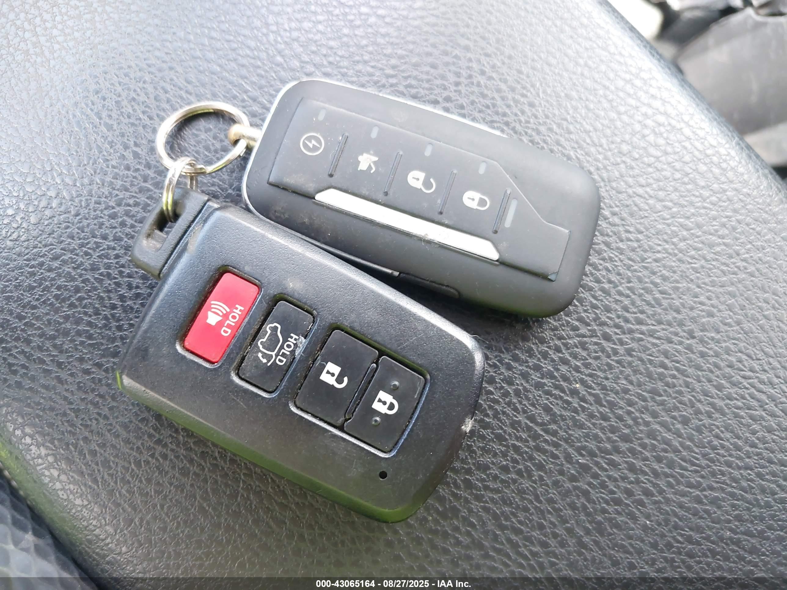 TOYOTA RAV4 image 11