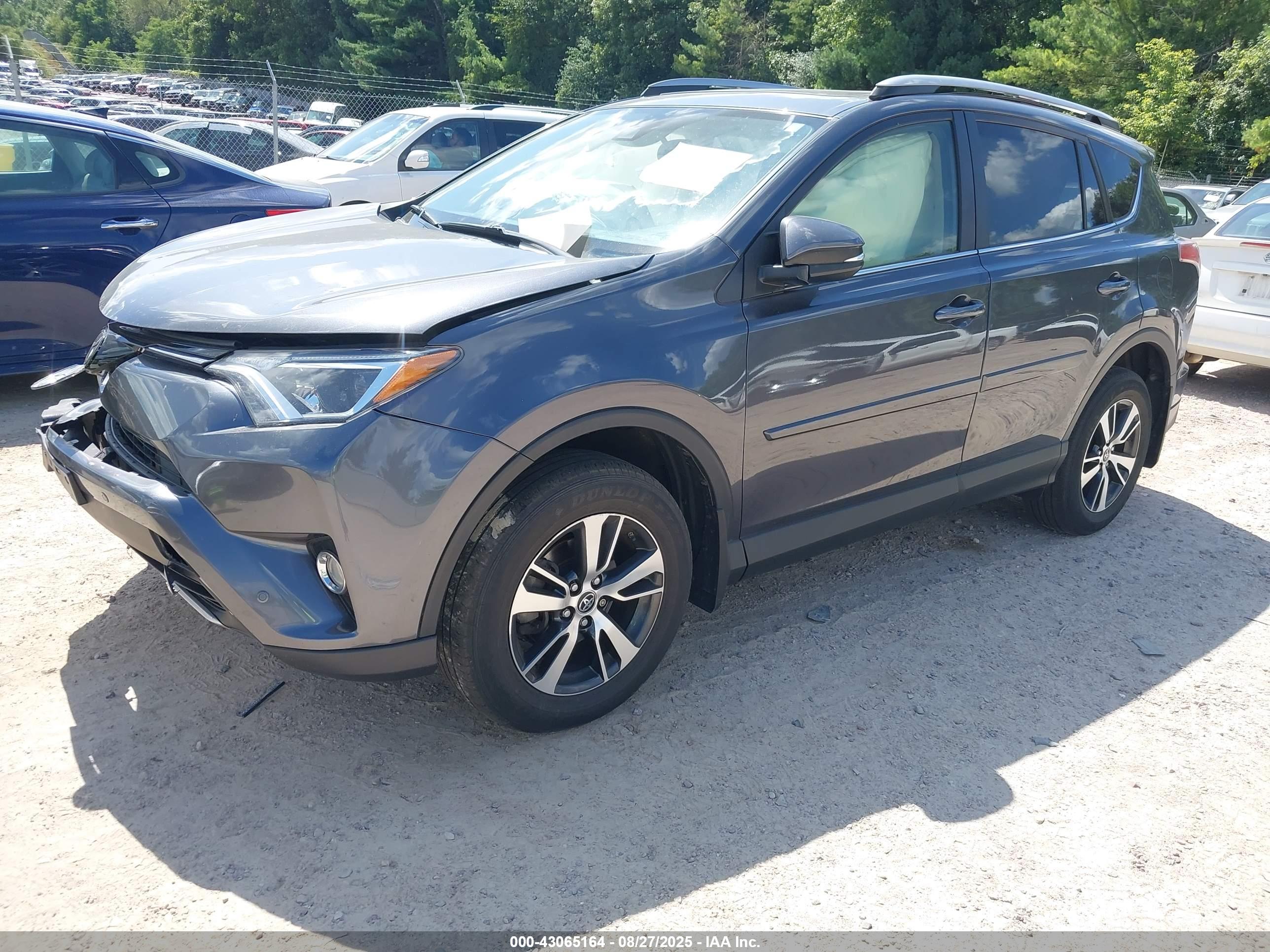 TOYOTA RAV4 image 2