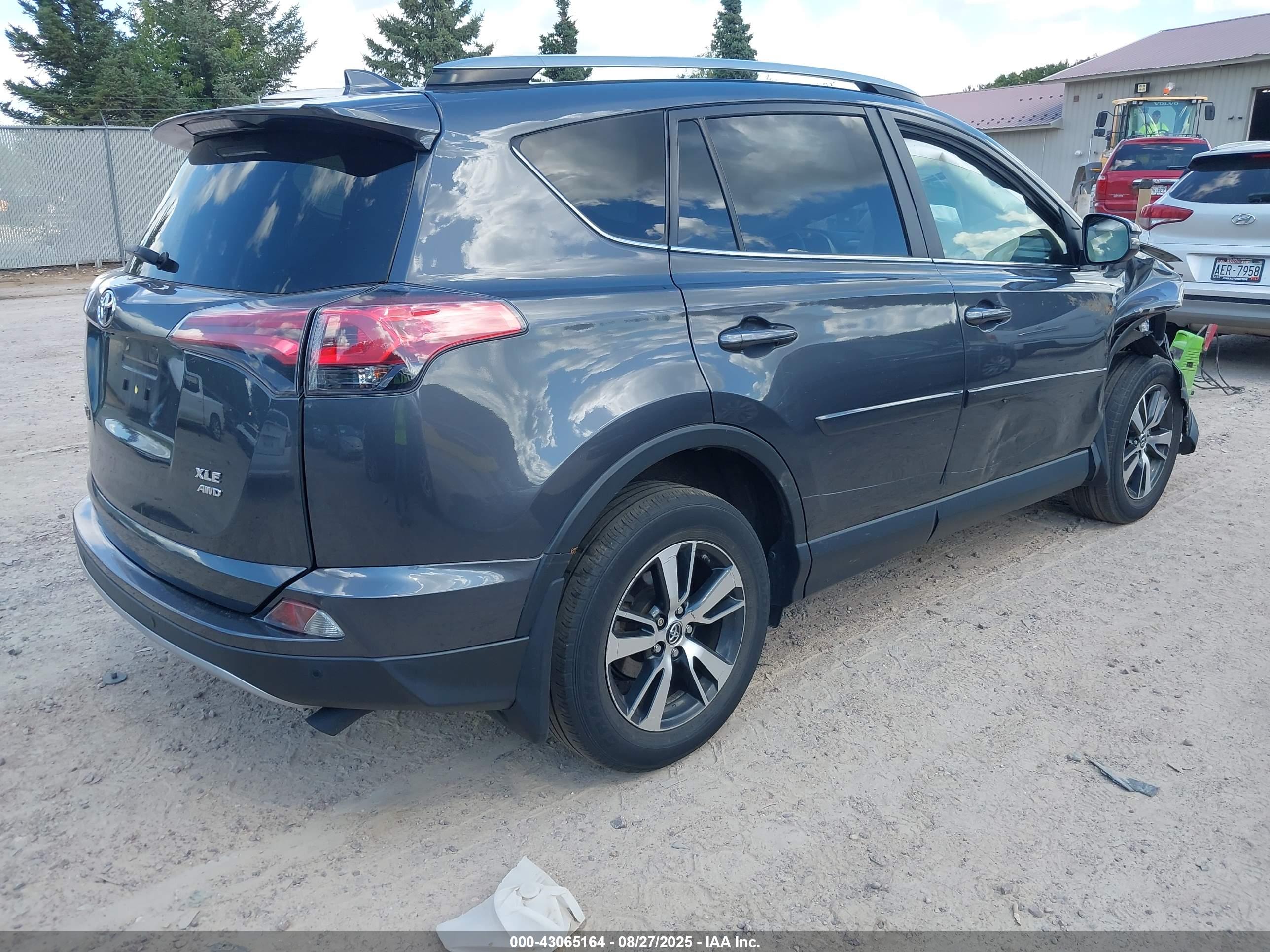 TOYOTA RAV4 image 4