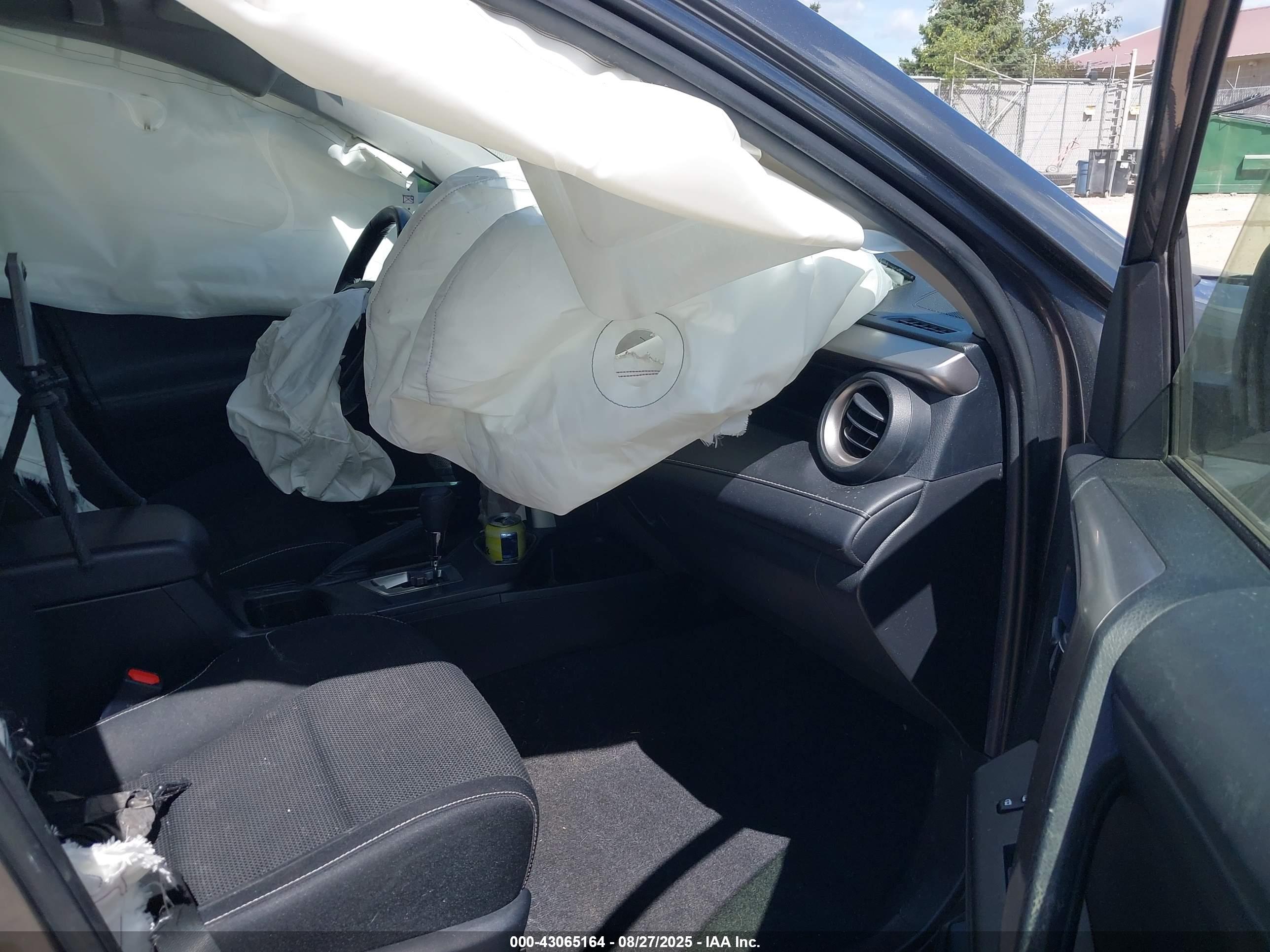 TOYOTA RAV4 image 5