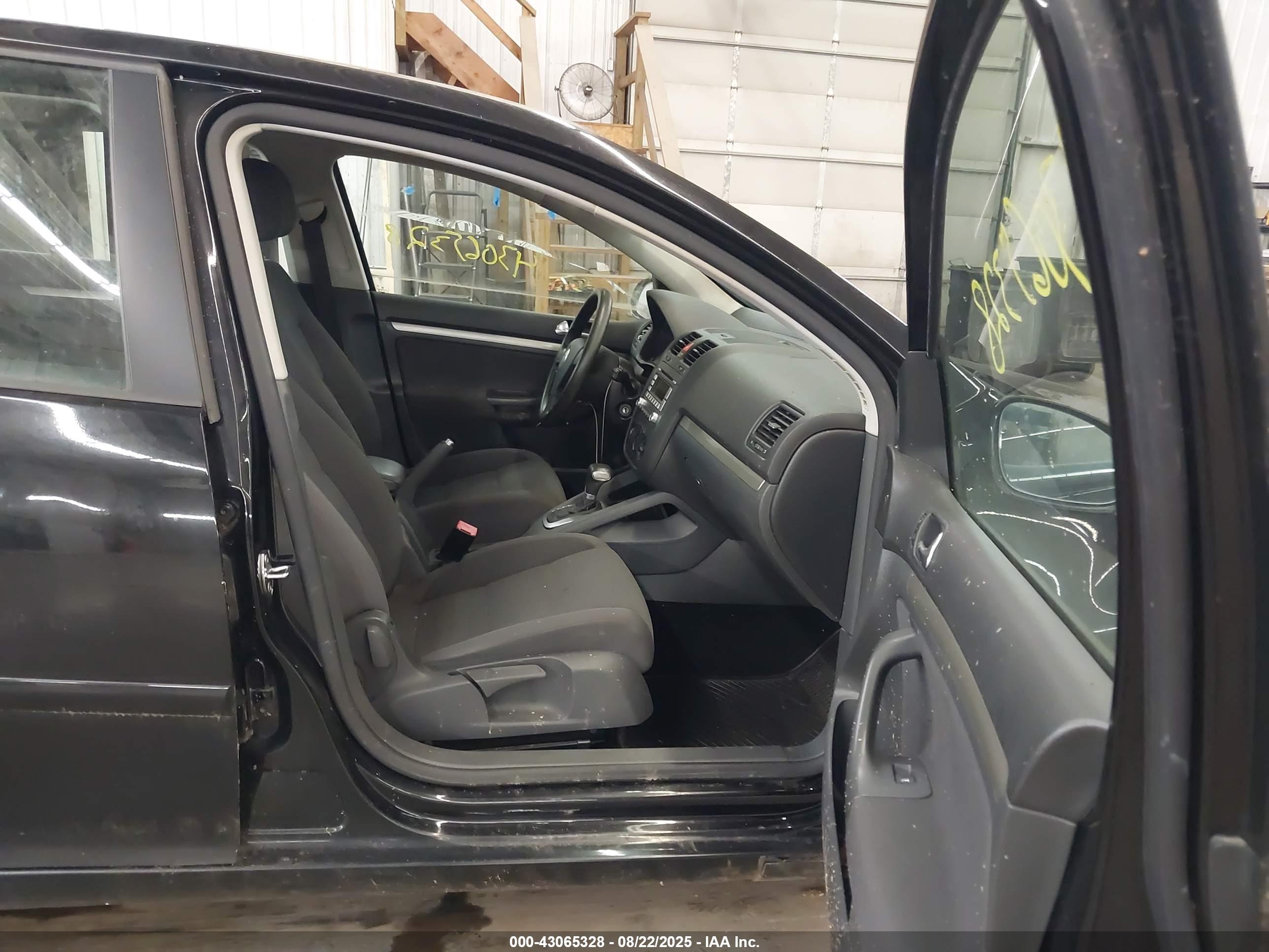 VOLKSWAGEN RABBIT image 5