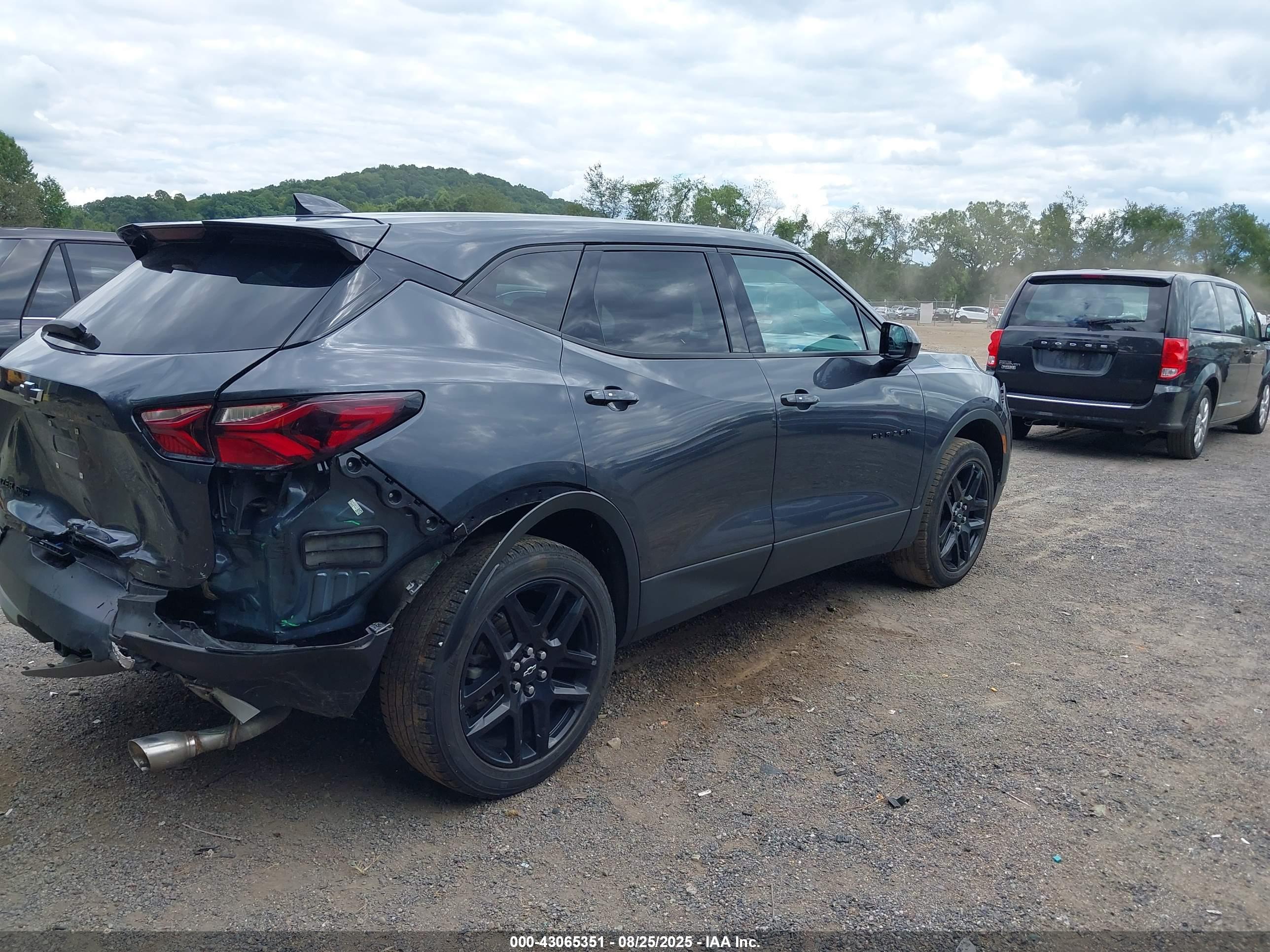 CHEVROLET BLAZER image 4