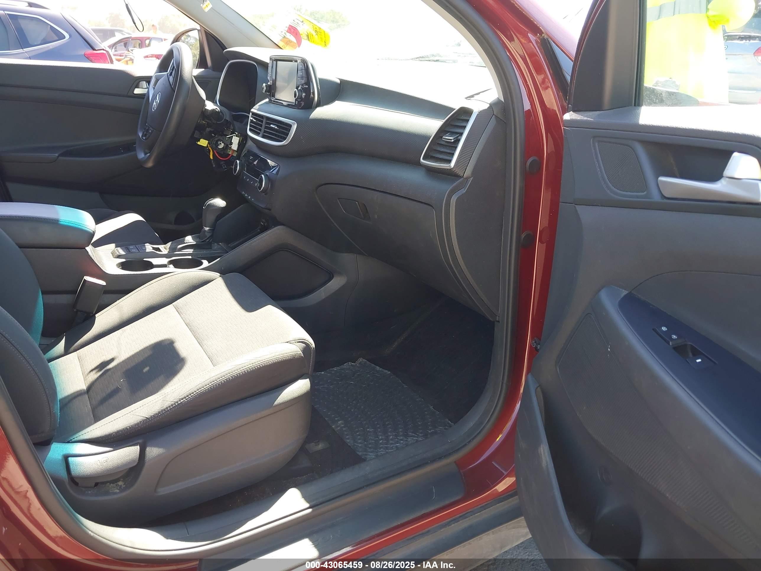 HYUNDAI TUCSON image 5