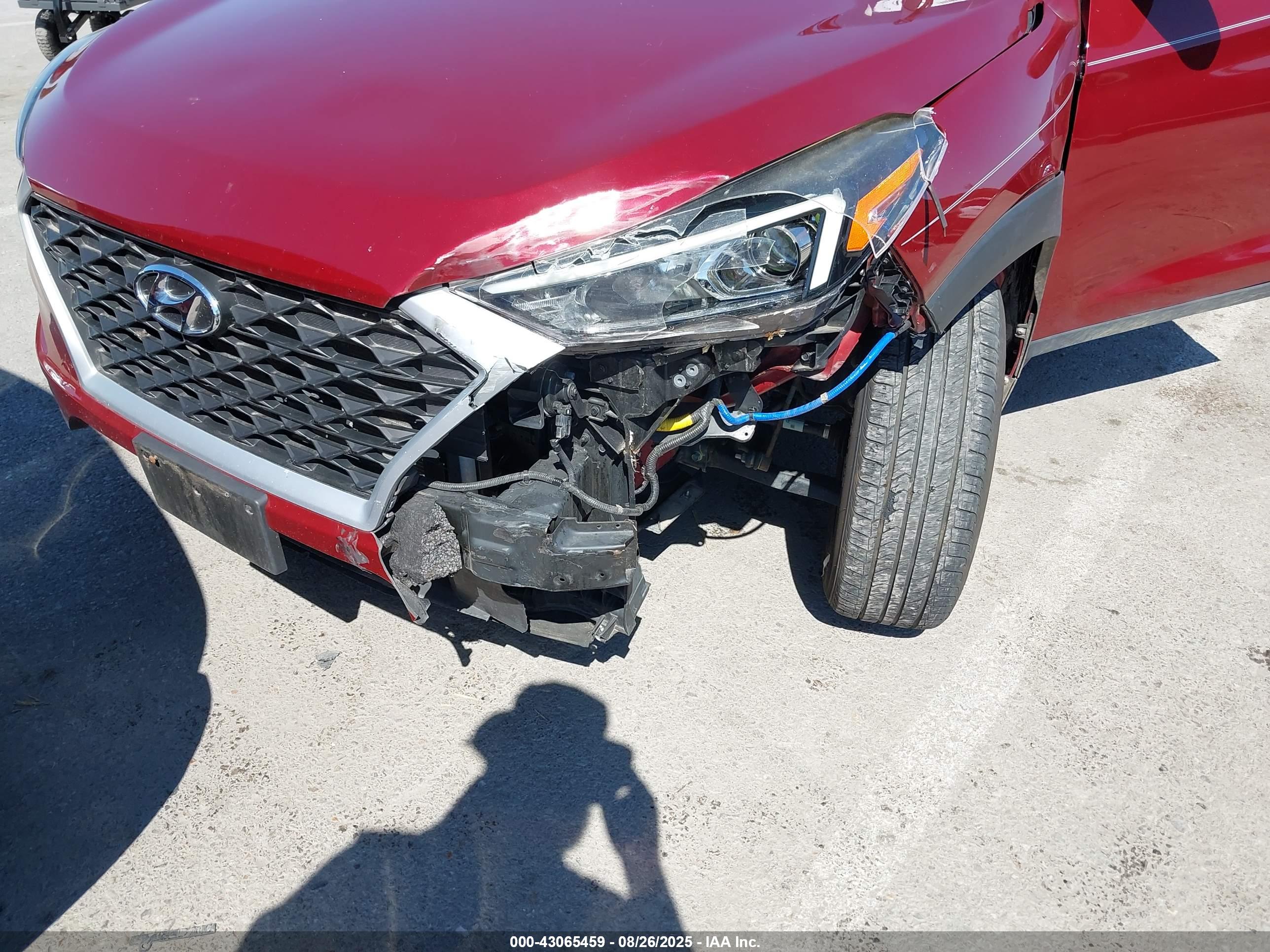 HYUNDAI TUCSON image 6