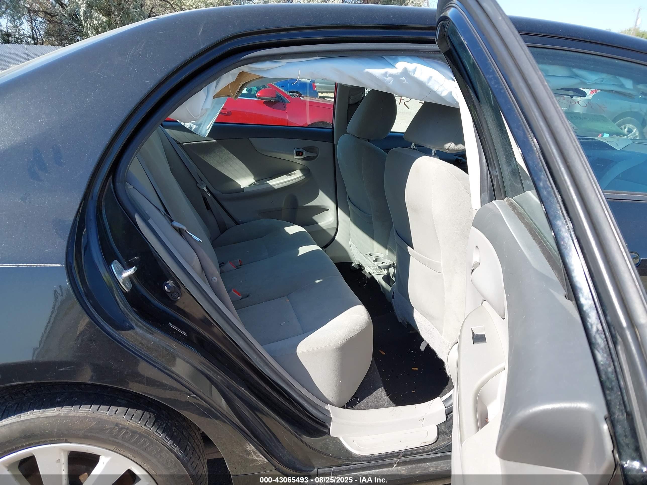 TOYOTA COROLLA image 8