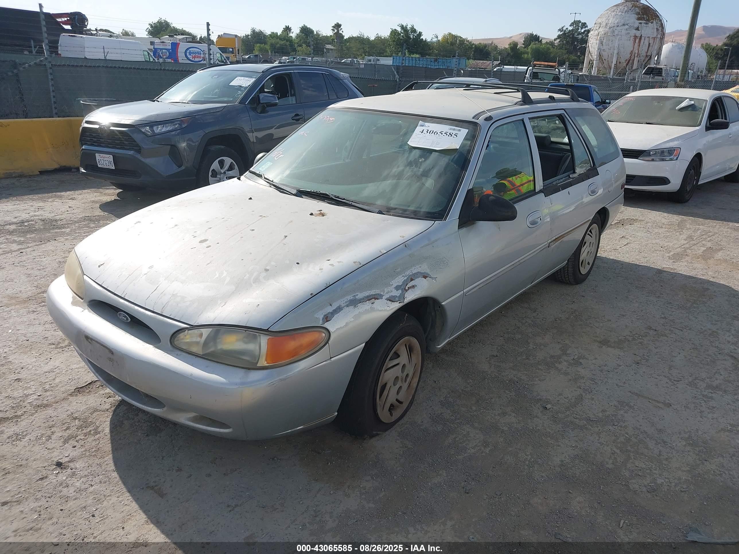 FORD ESCORT image 2
