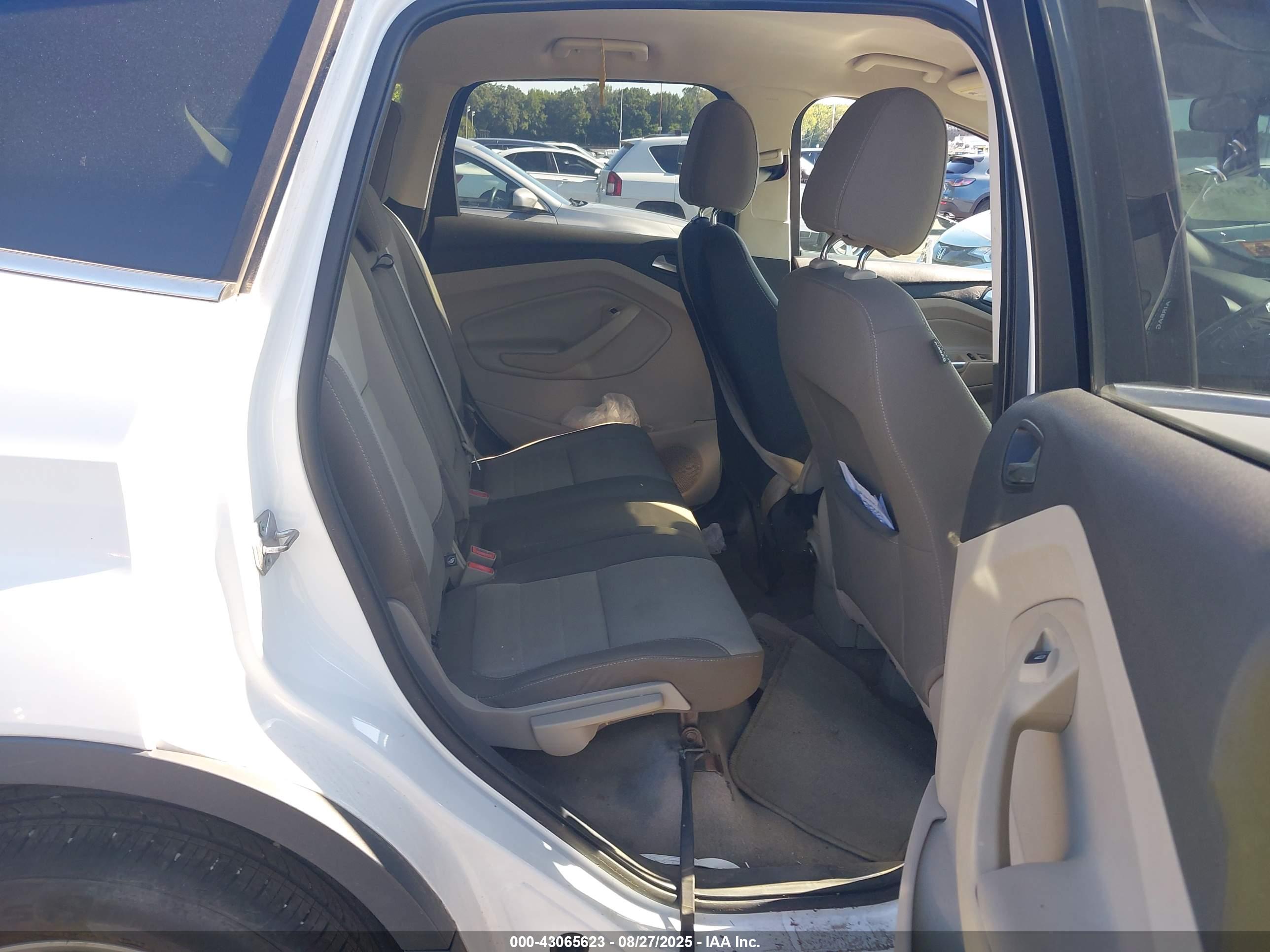FORD ESCAPE image 8