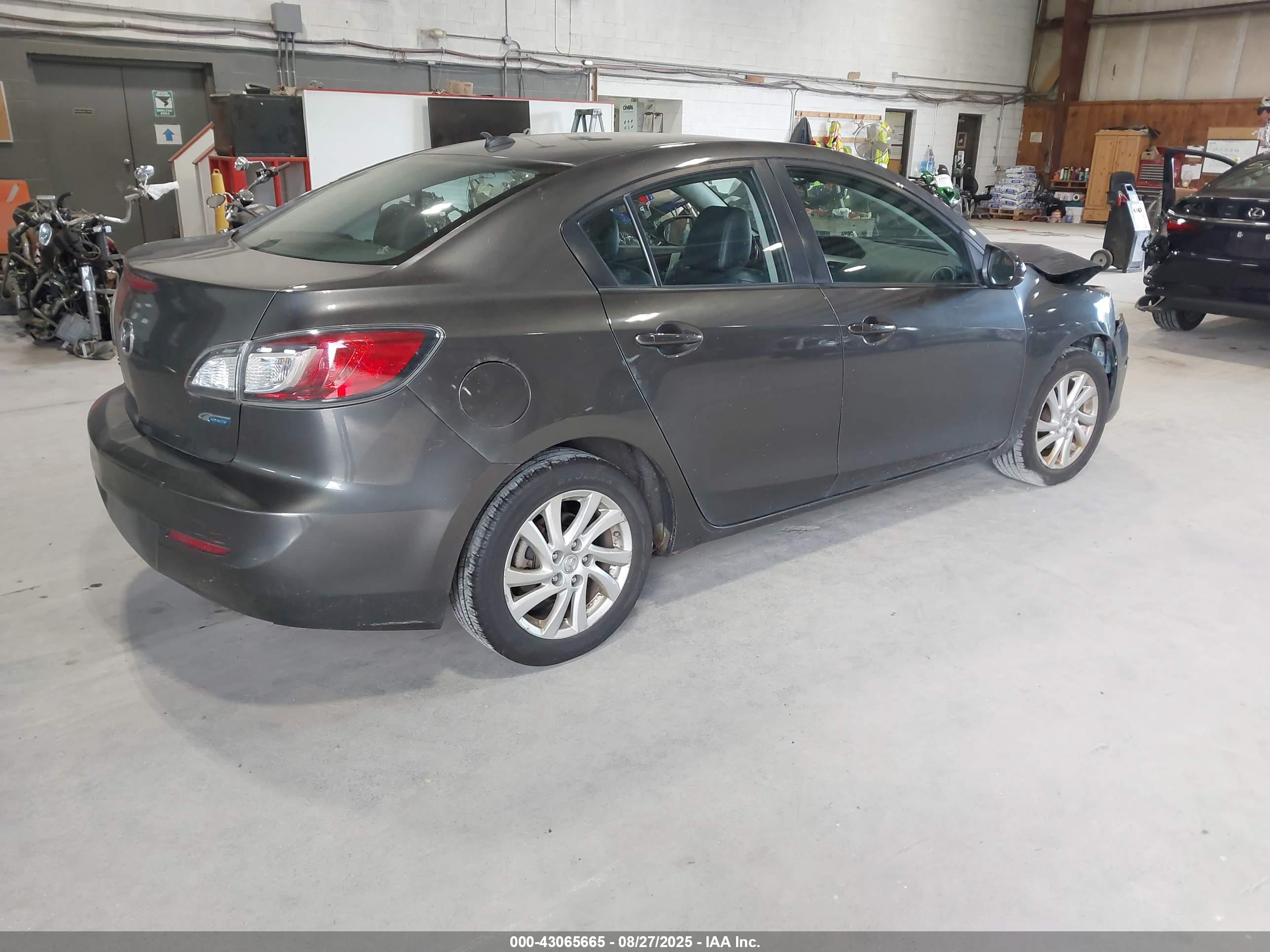 MAZDA MAZDA3 image 4