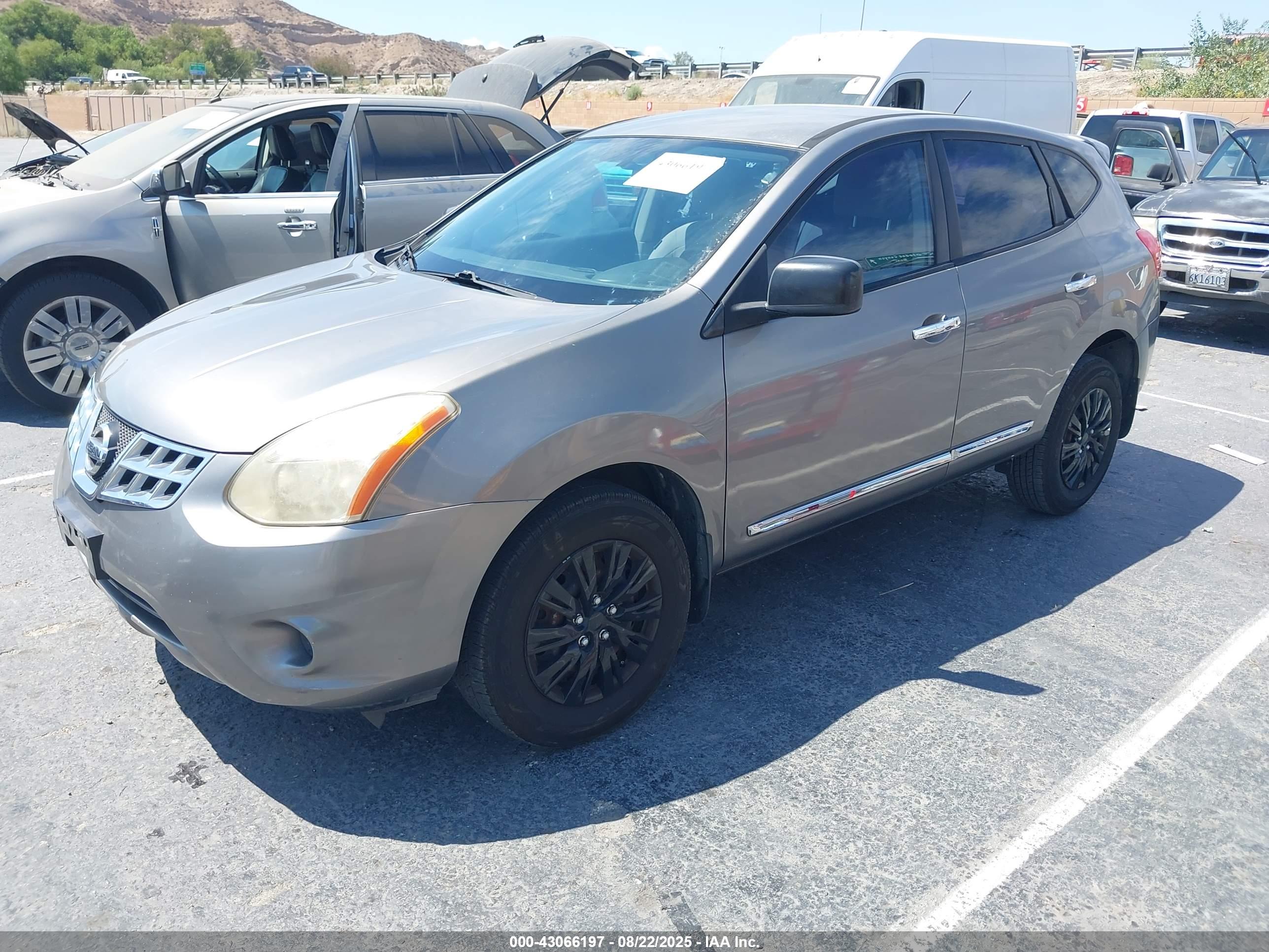 NISSAN ROGUE image 2