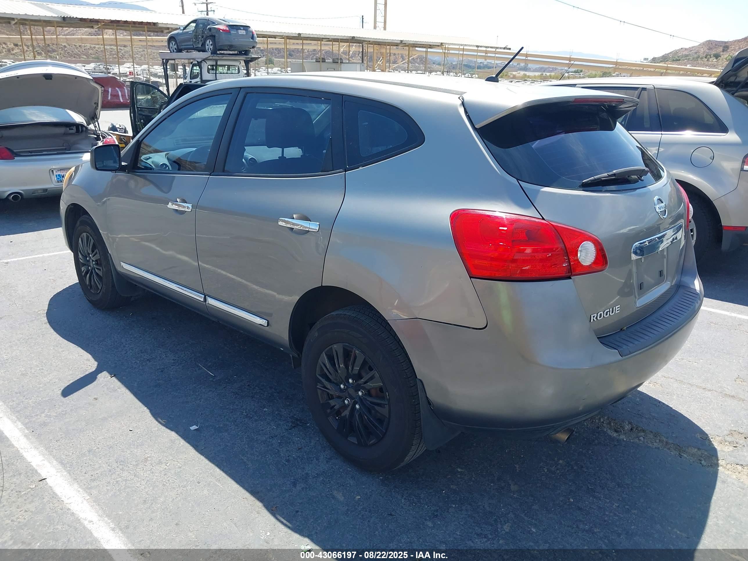 NISSAN ROGUE image 3