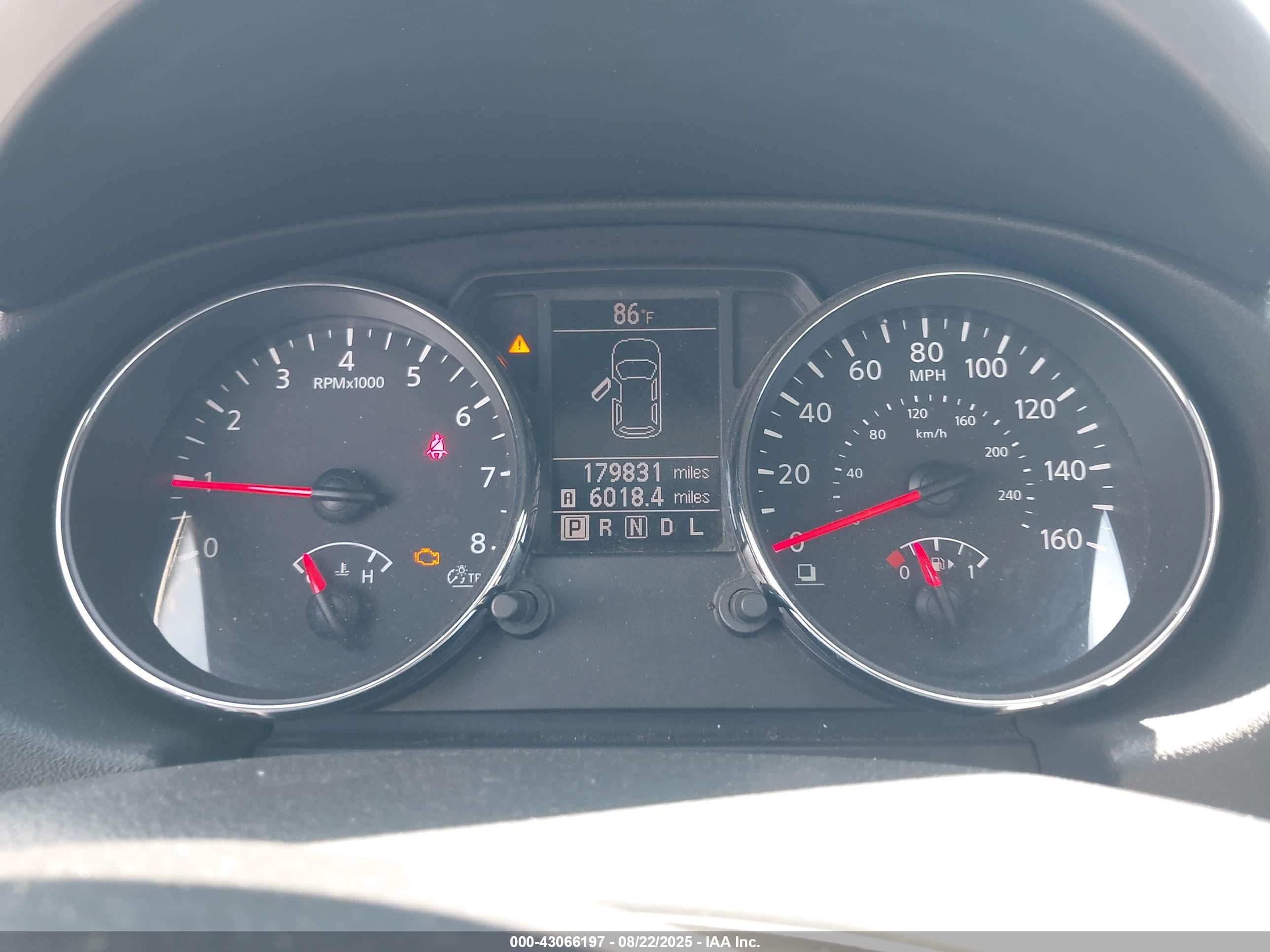NISSAN ROGUE image 7