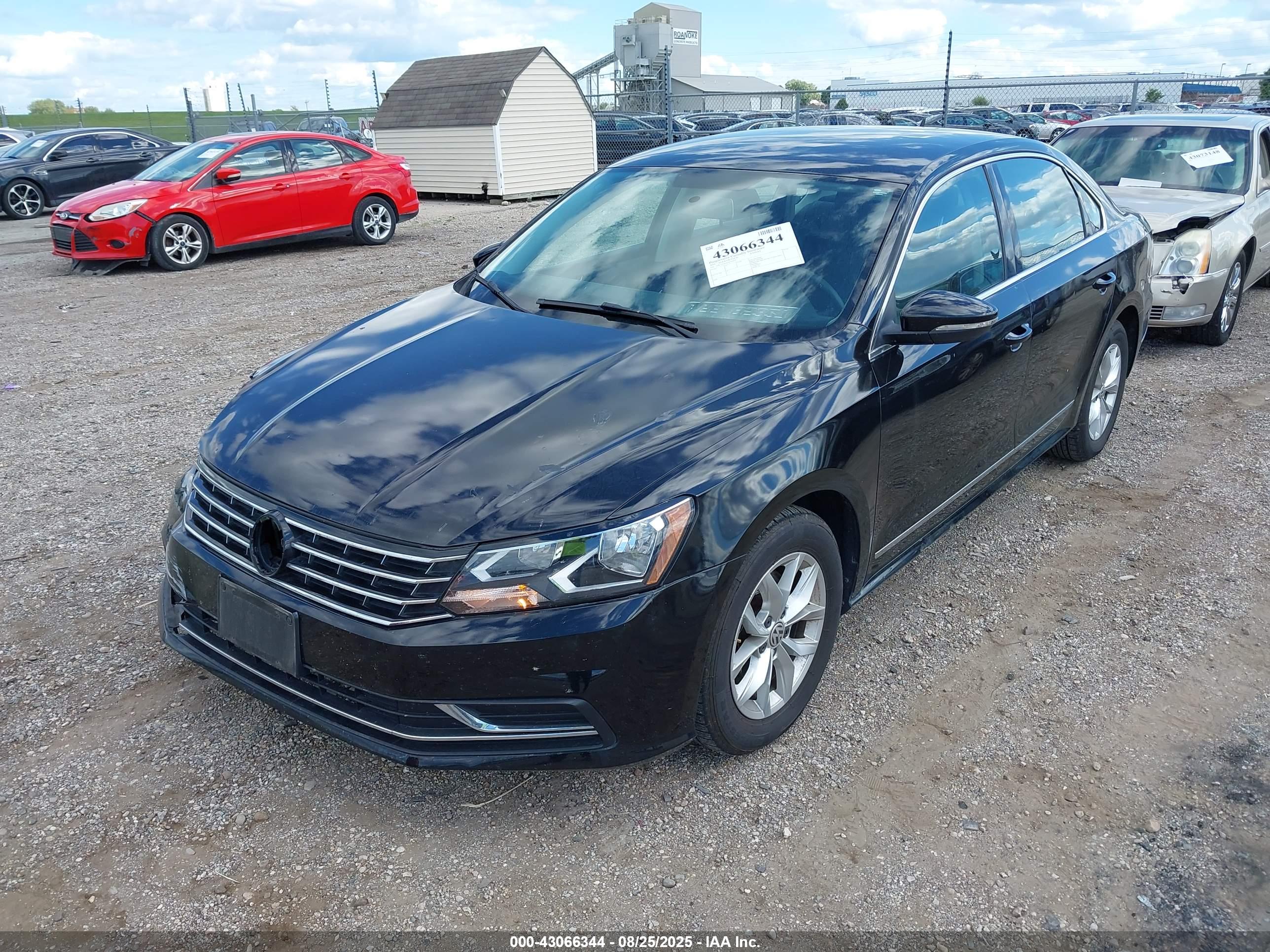VOLKSWAGEN PASSAT image 2
