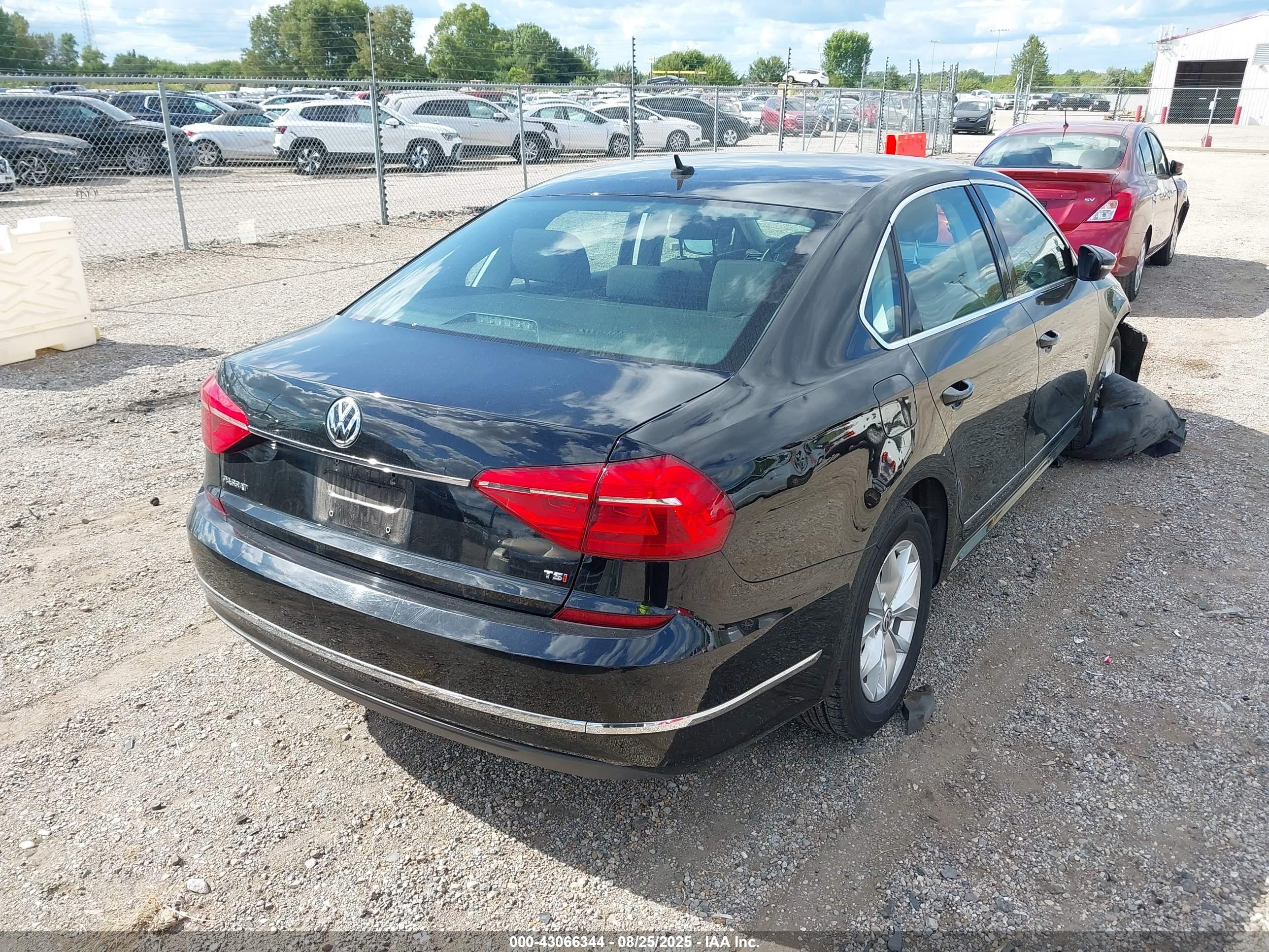 VOLKSWAGEN PASSAT image 4