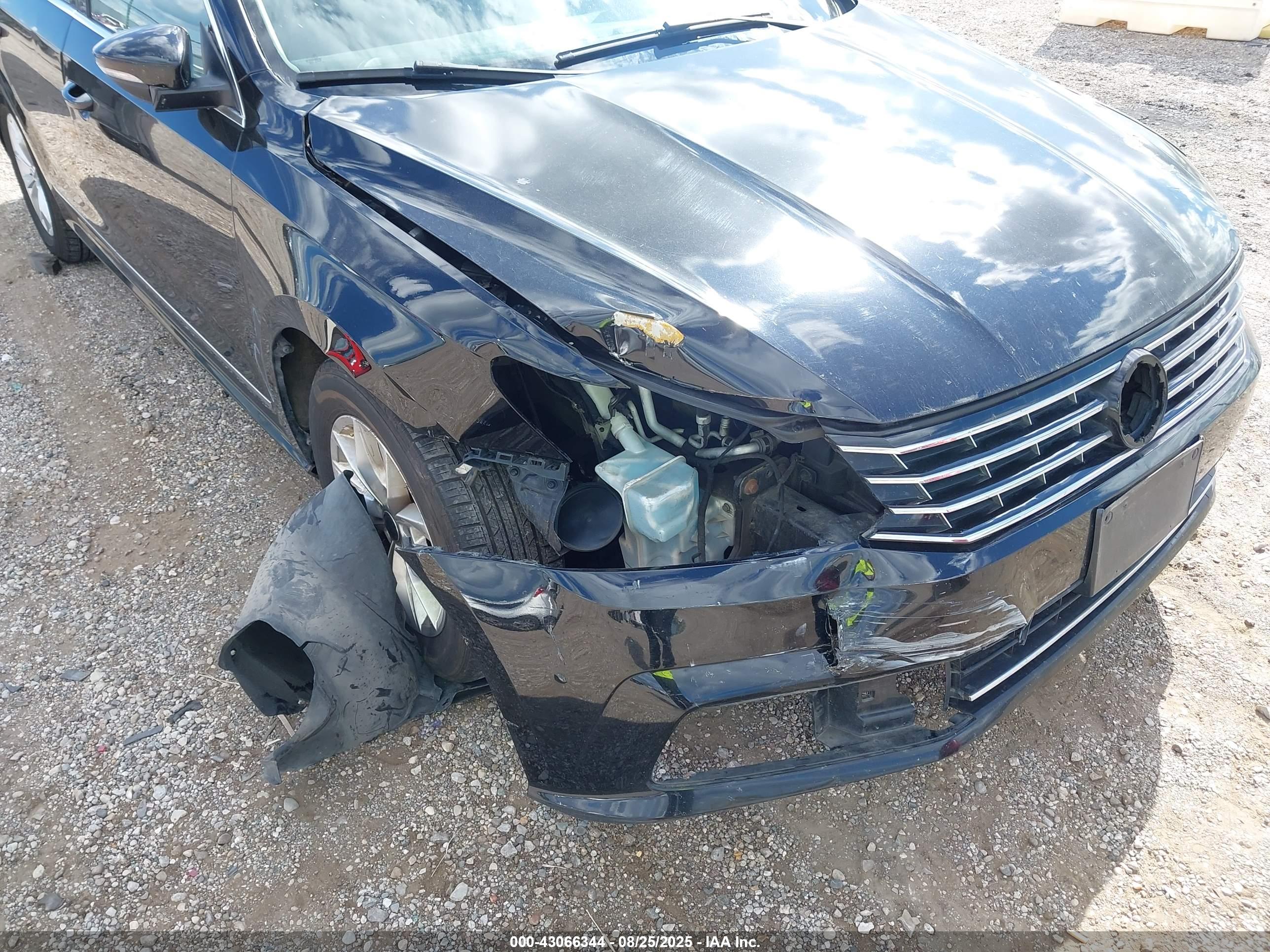 VOLKSWAGEN PASSAT image 6