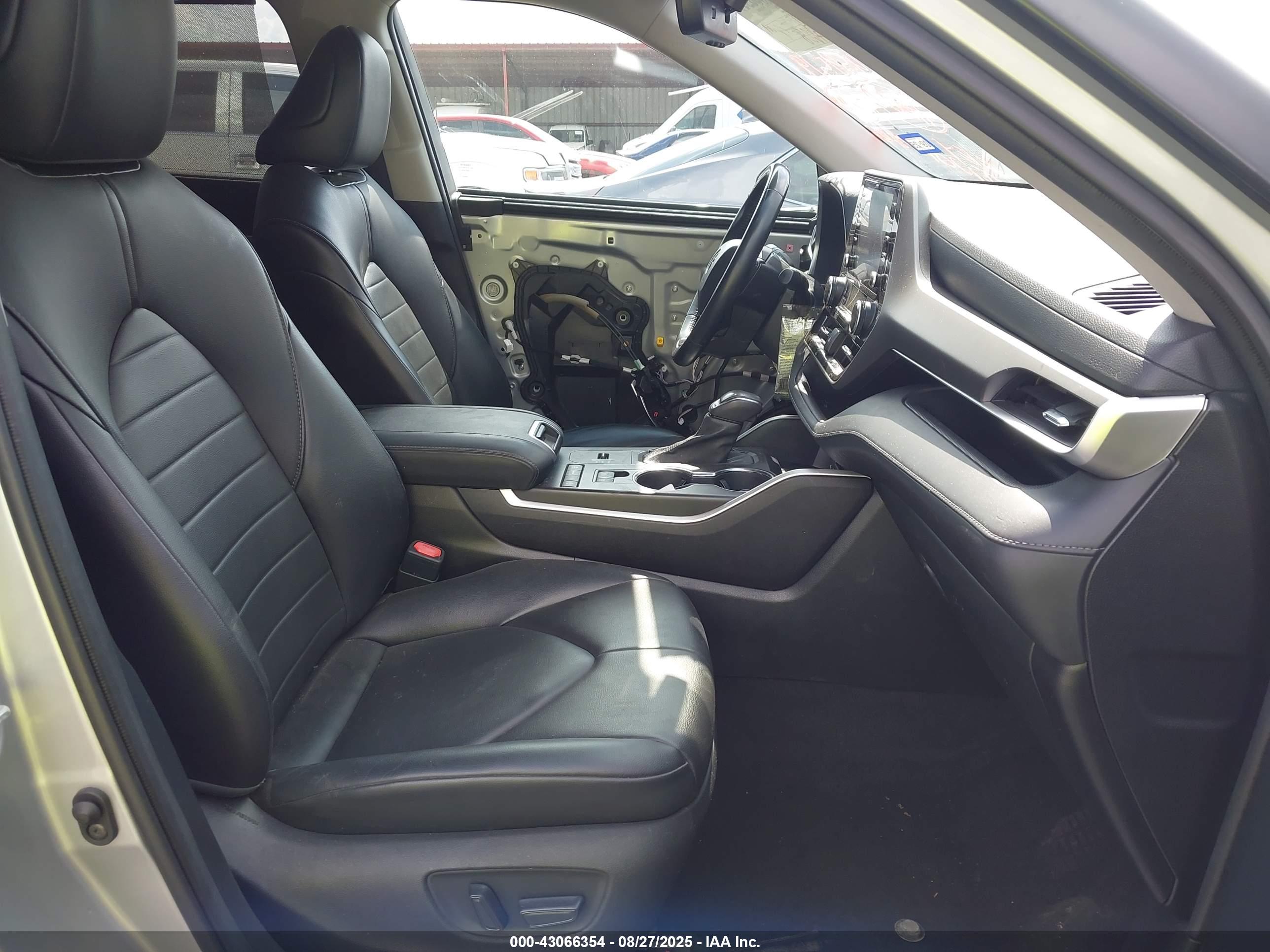 TOYOTA HIGHLANDER image 5