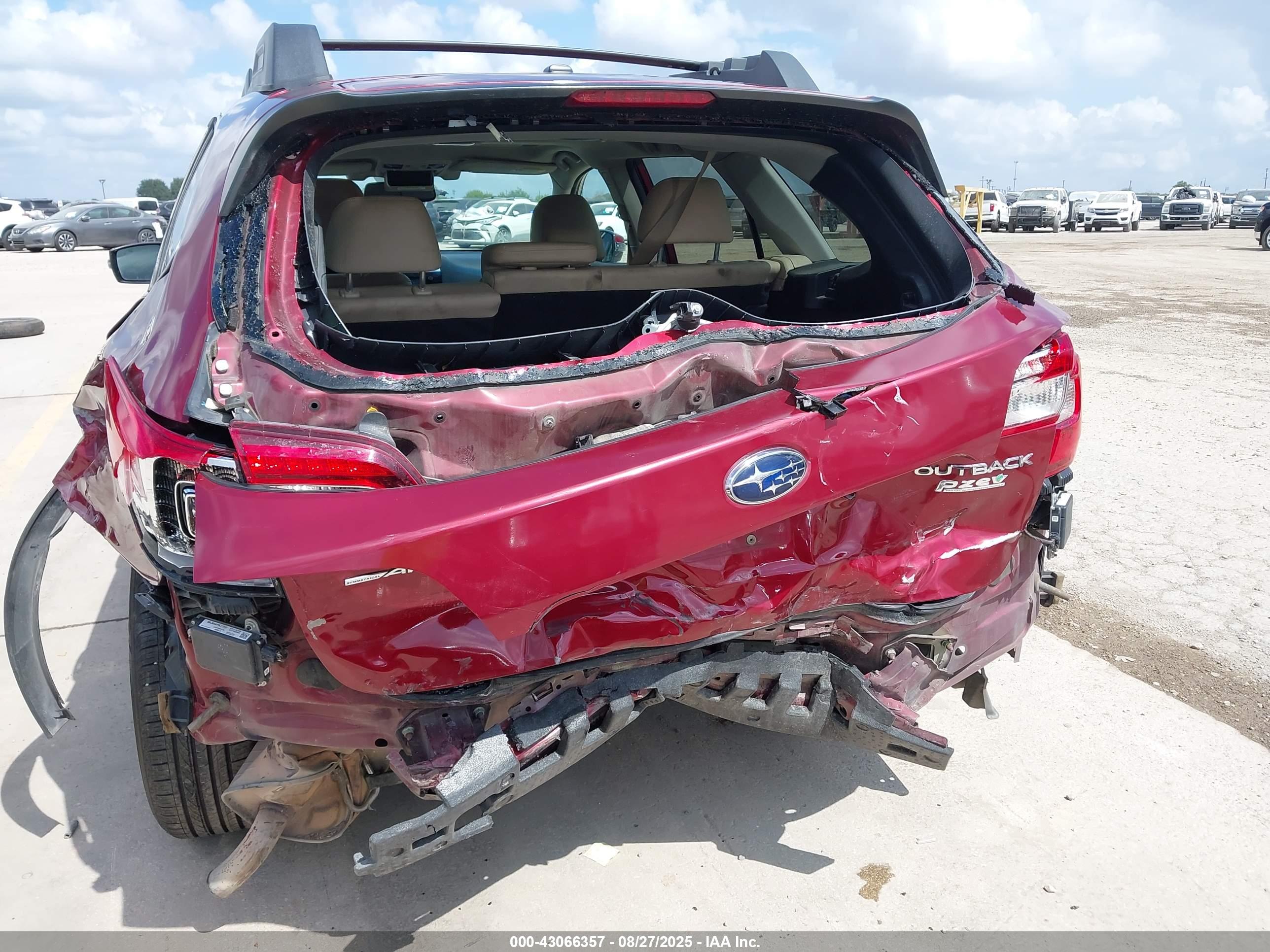 SUBARU OUTBACK image 6