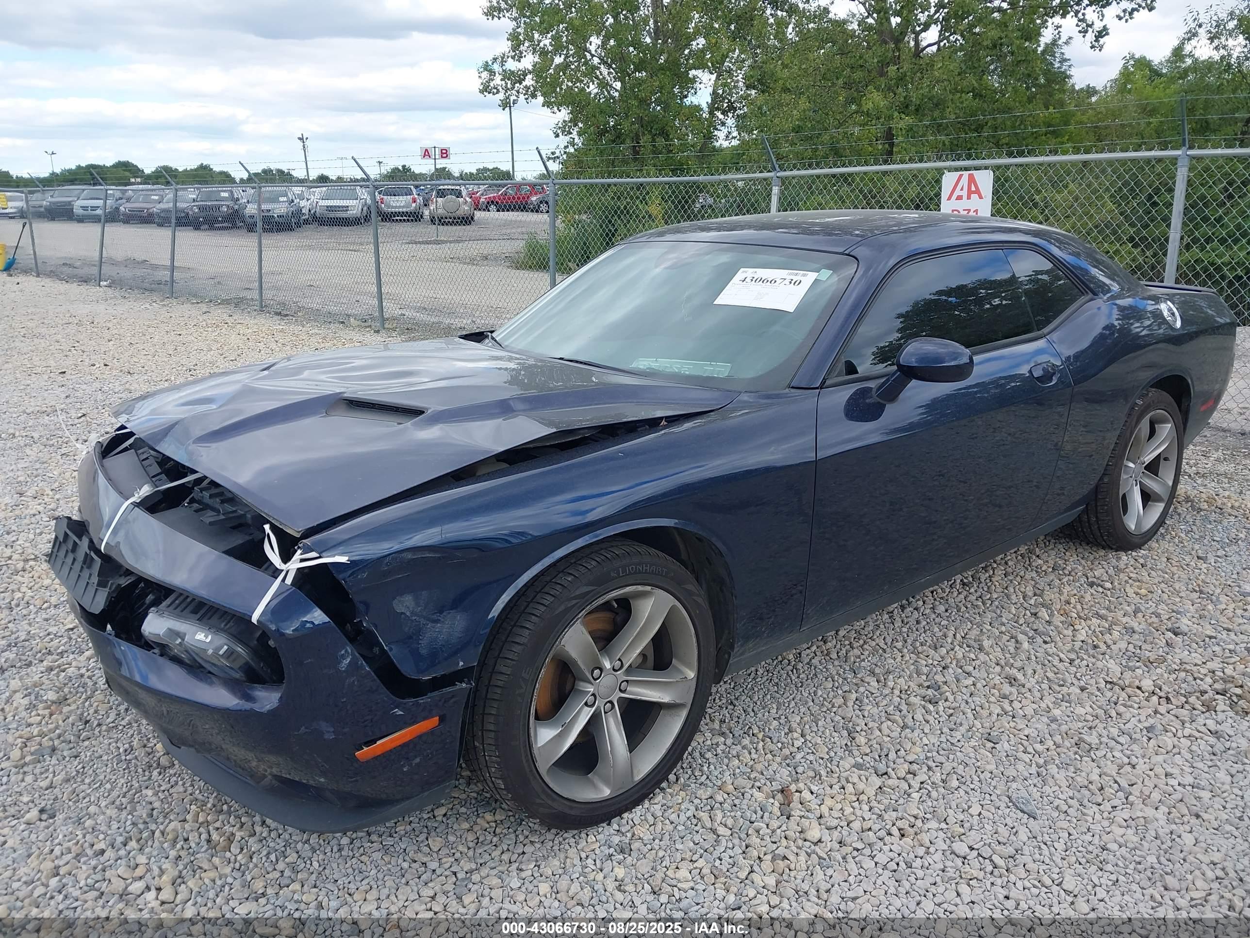 DODGE CHALLENGER image 2
