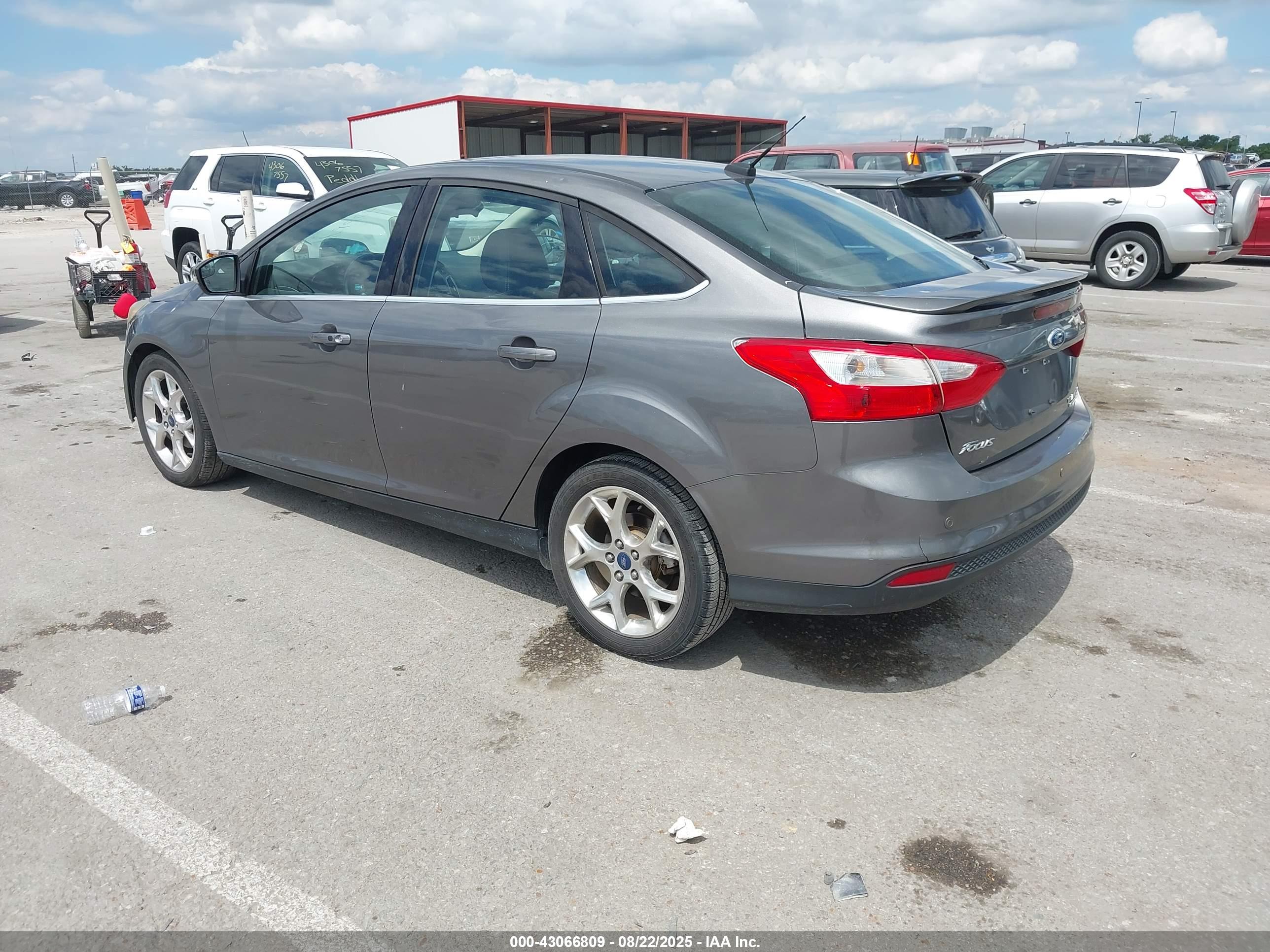 FORD FOCUS image 3