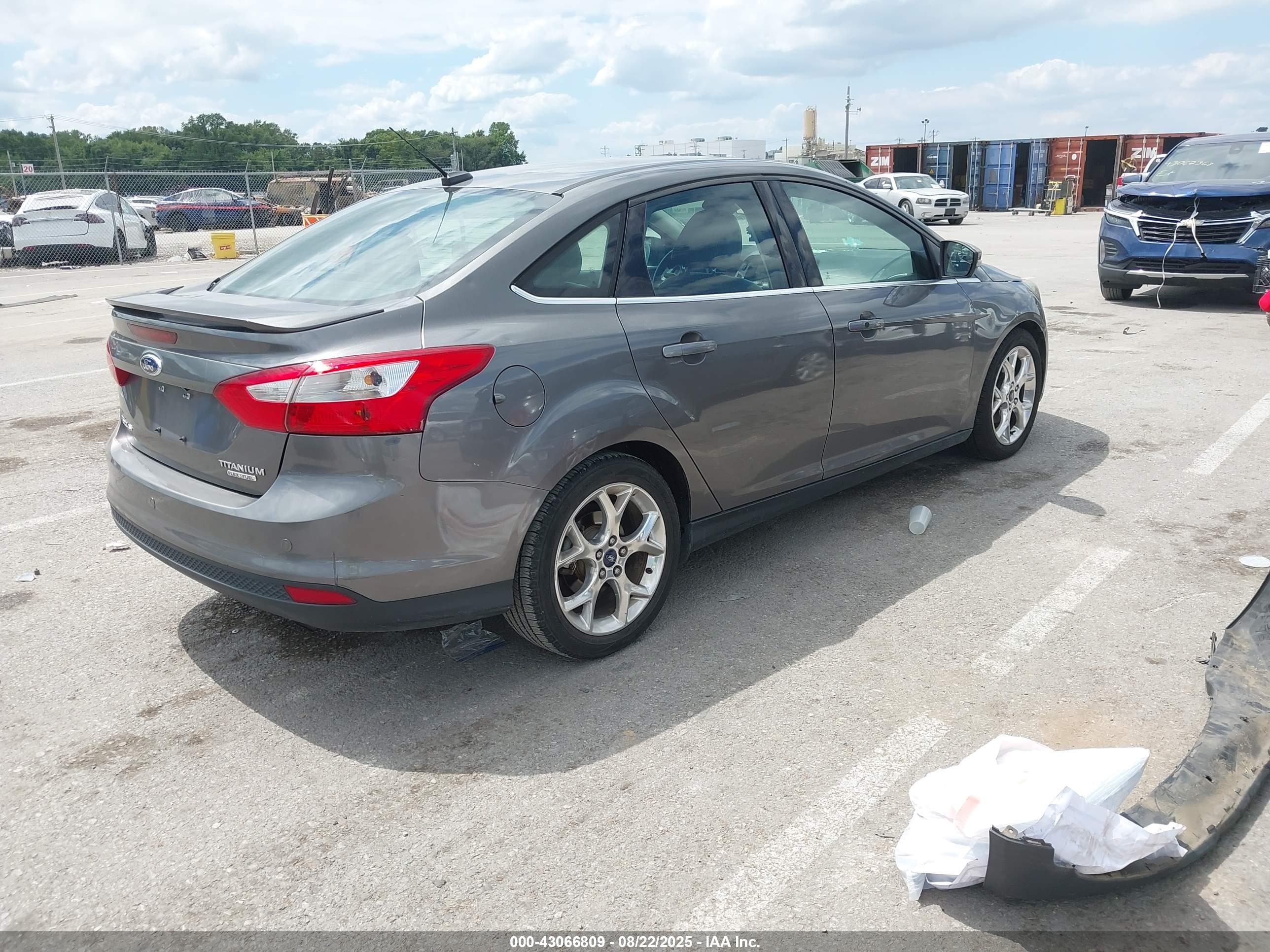 FORD FOCUS image 4