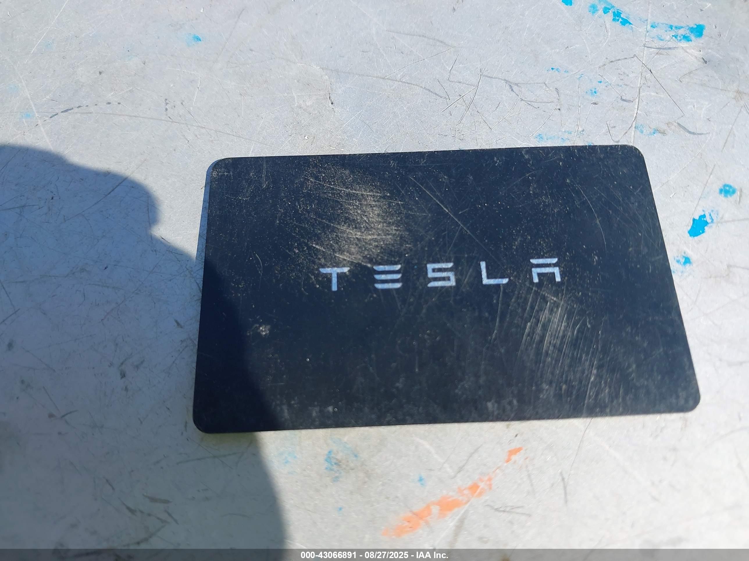 TESLA MODEL image 11