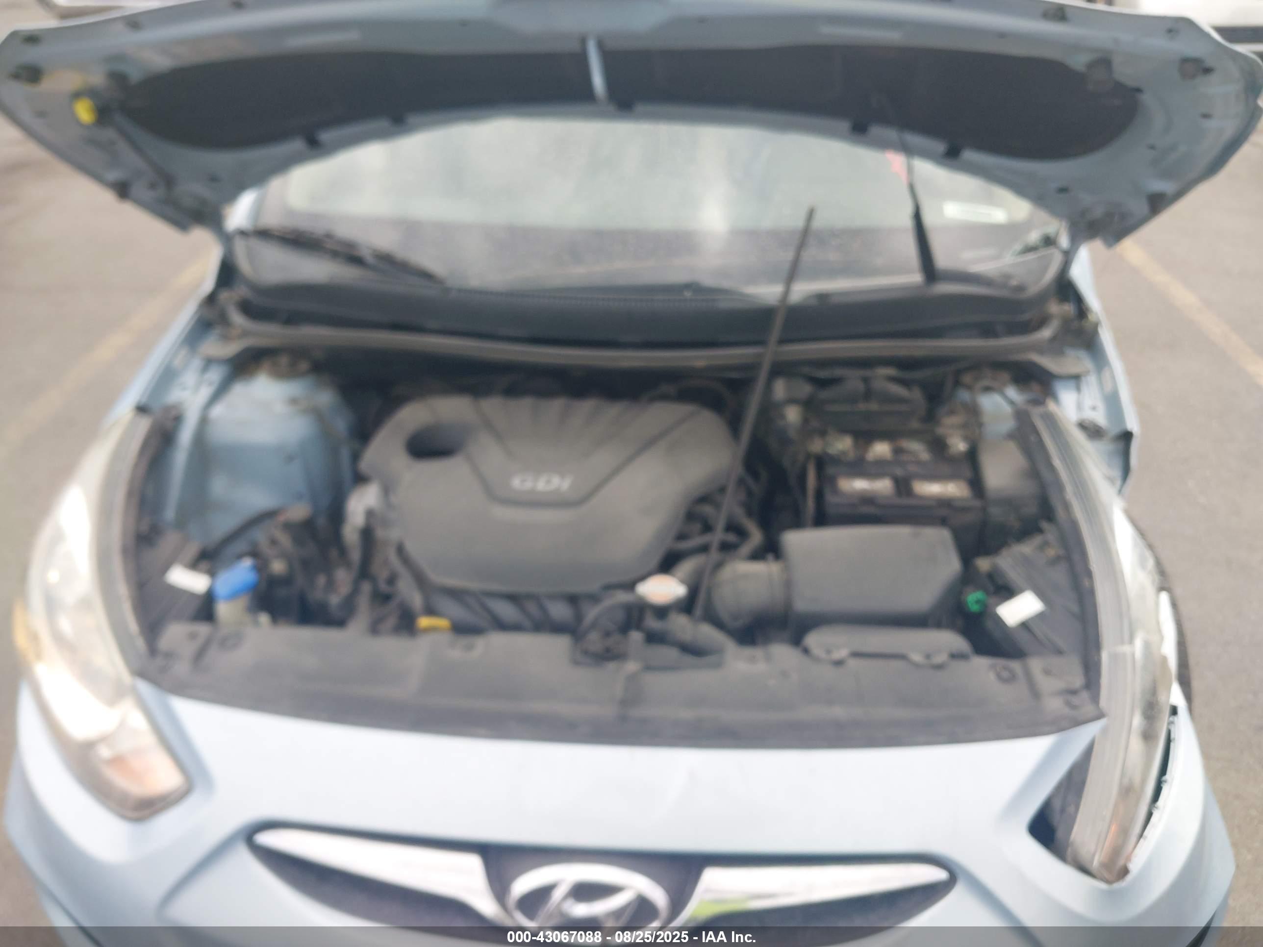 HYUNDAI ACCENT image 10