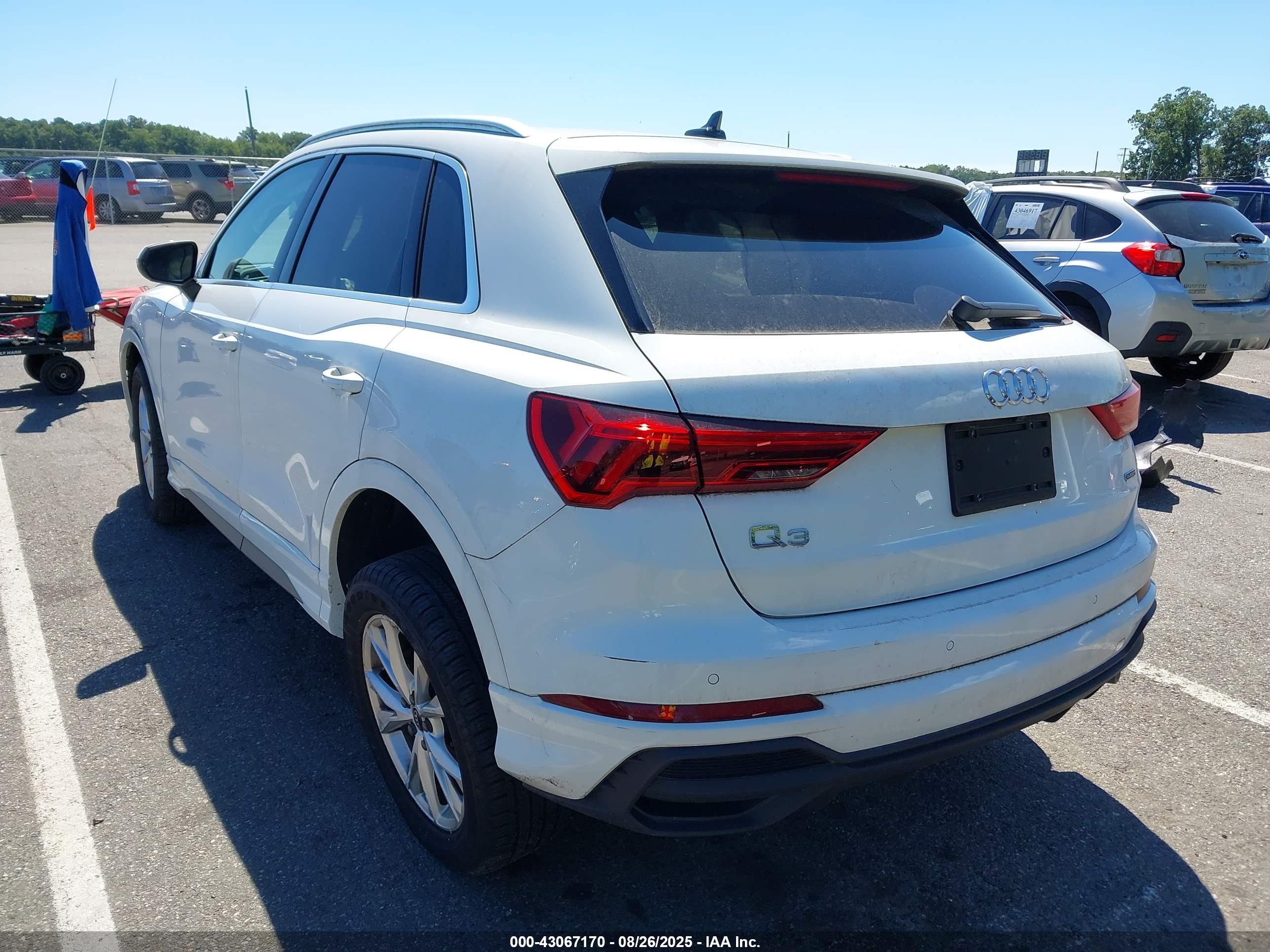 AUDI Q3 image 3