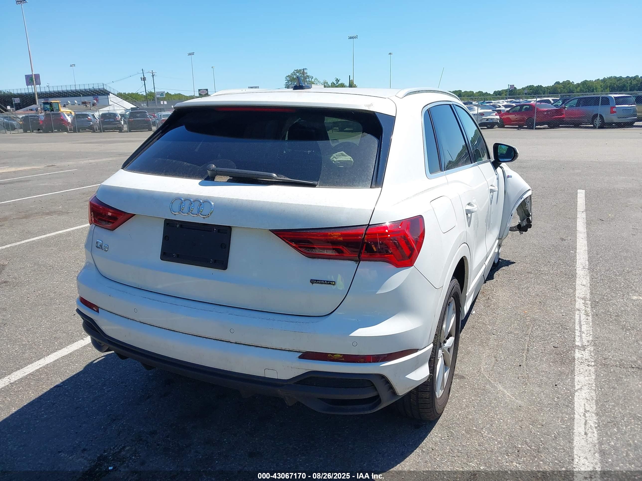 AUDI Q3 image 4