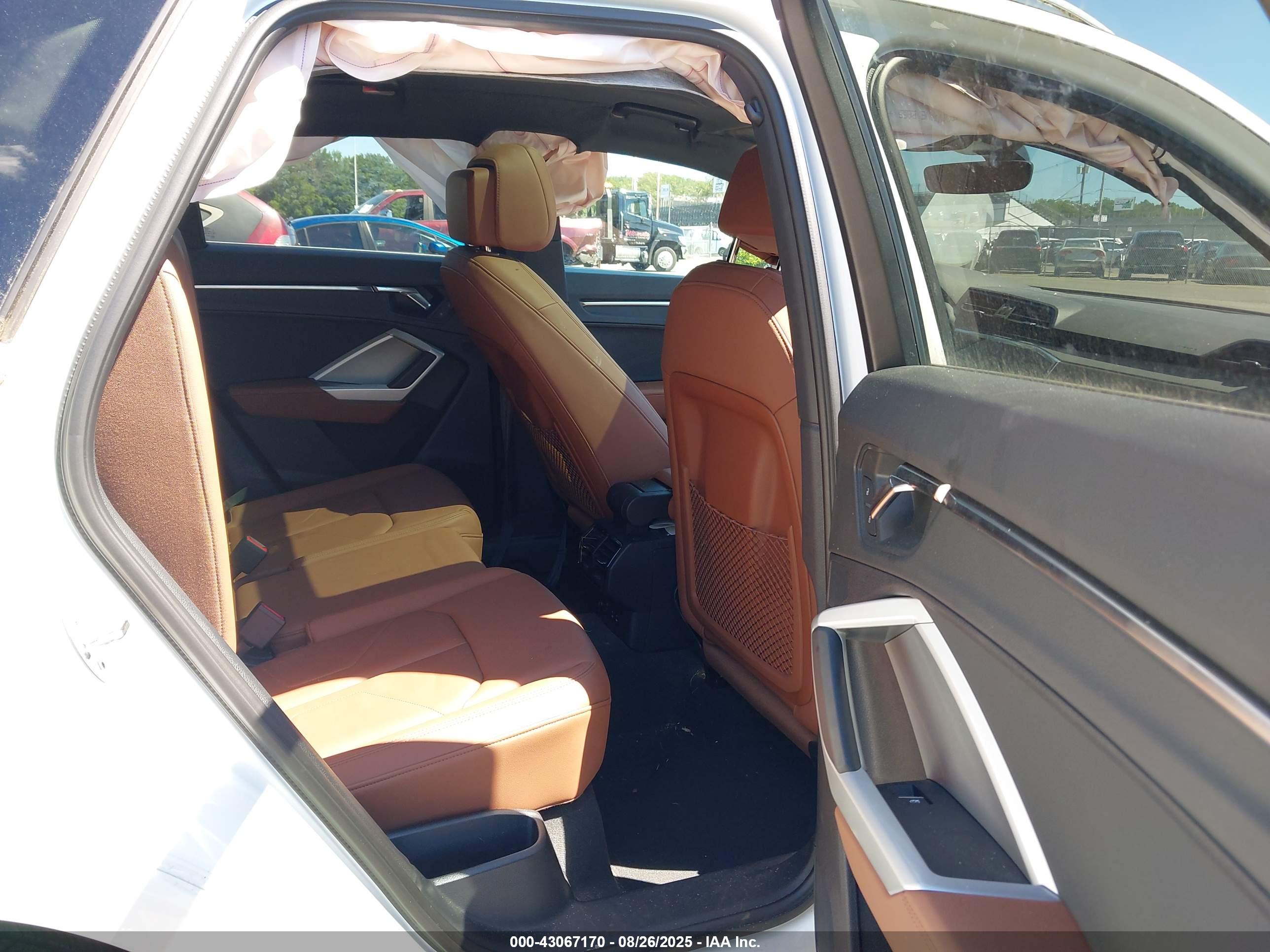 AUDI Q3 image 8