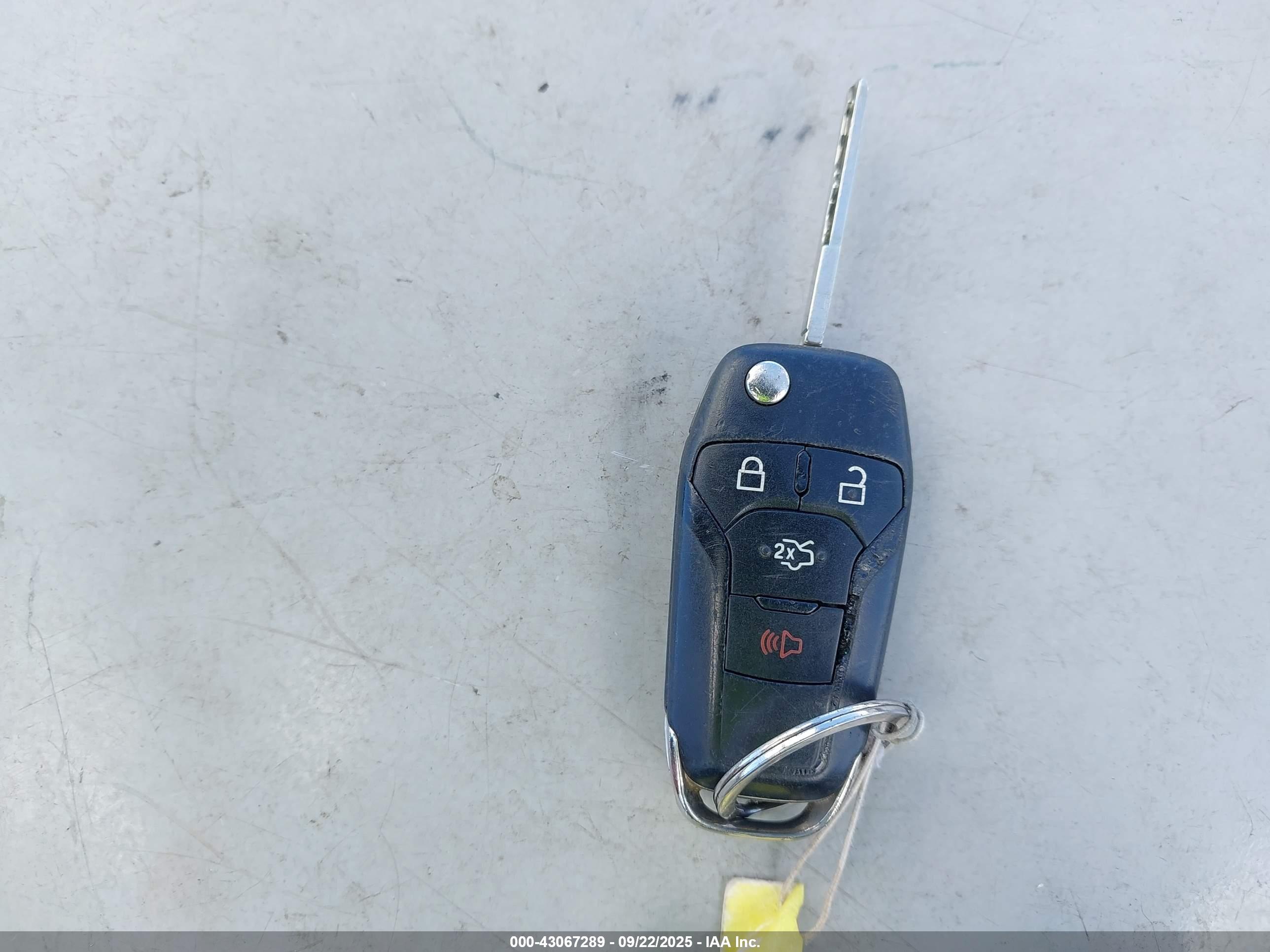 FORD FUSION image 11