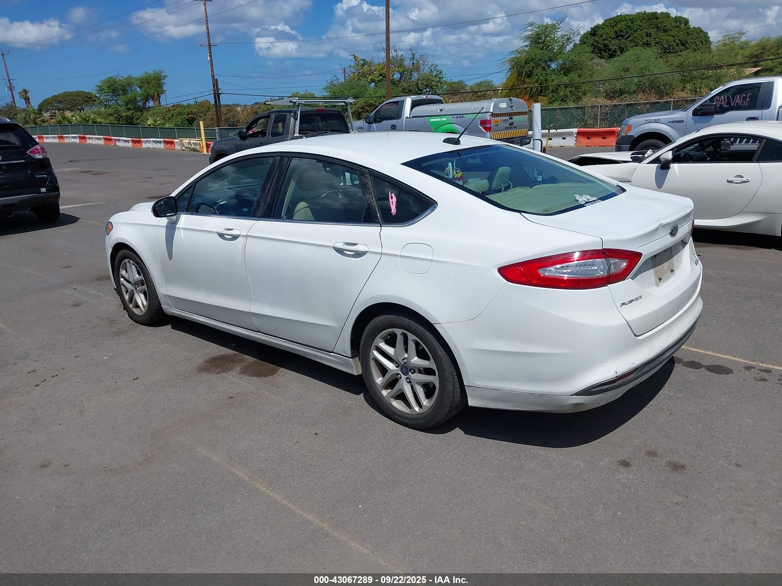 FORD FUSION image 3