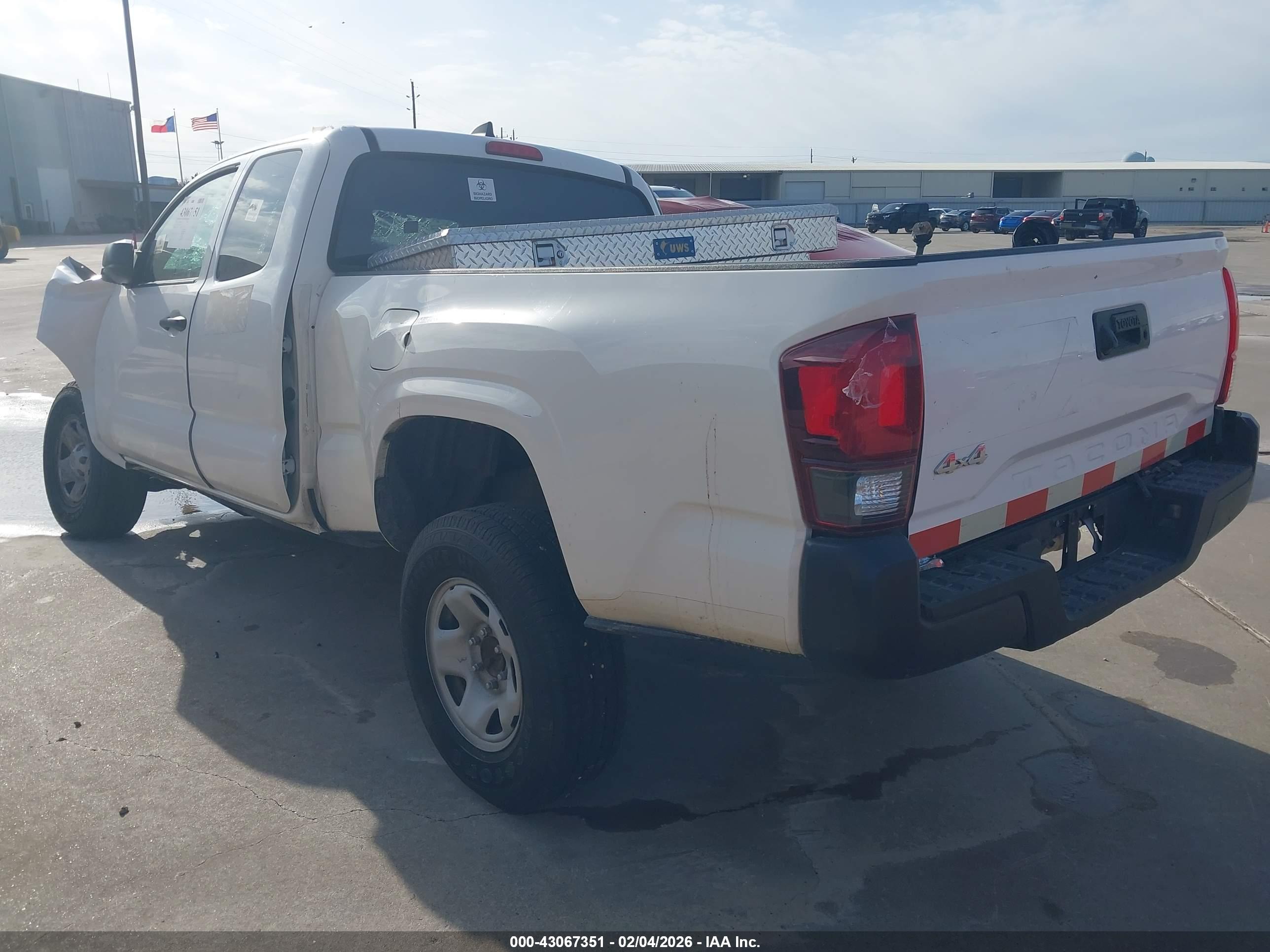 TOYOTA TACOMA image 3