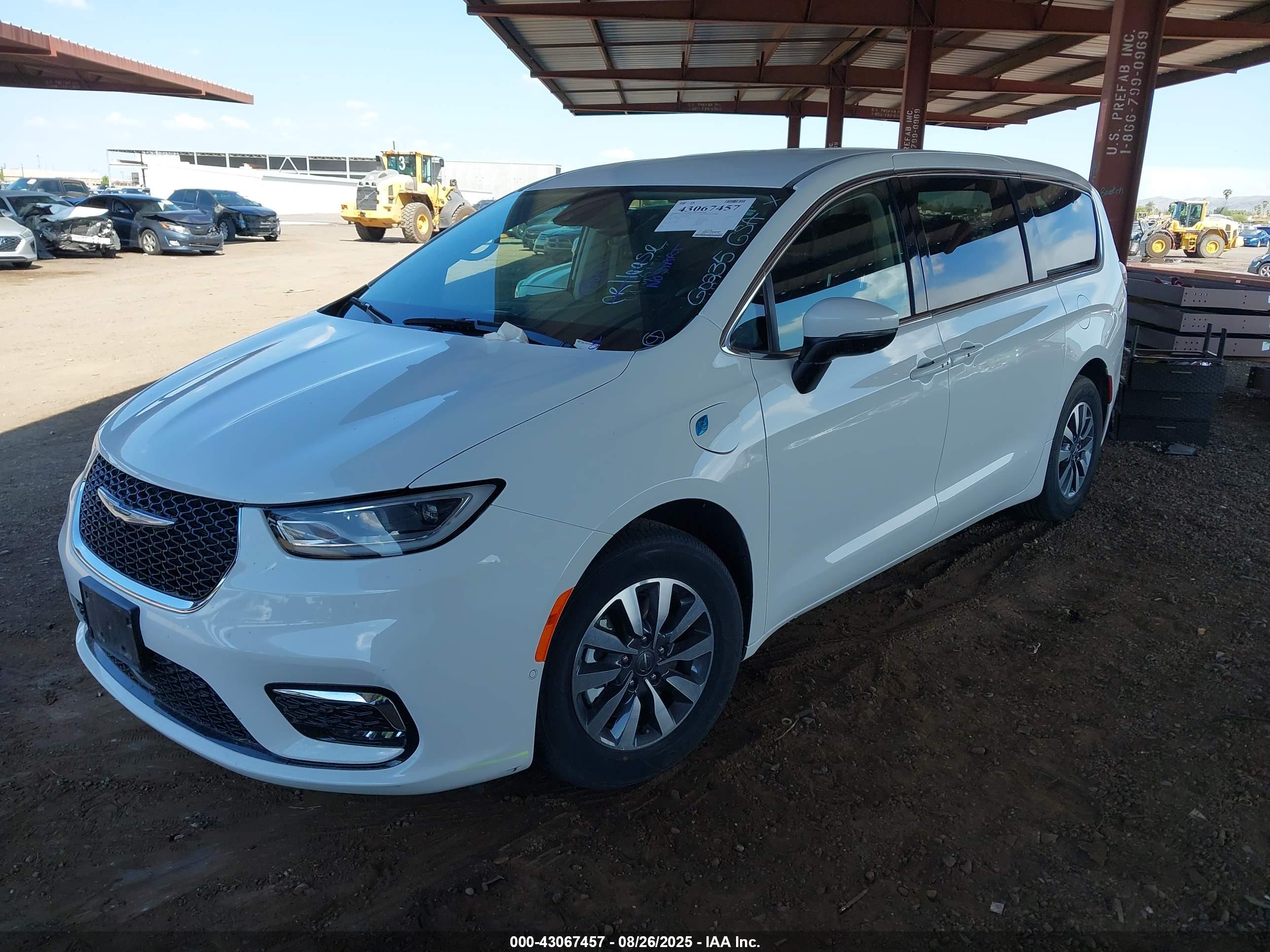 CHRYSLER PACIFICA image 2