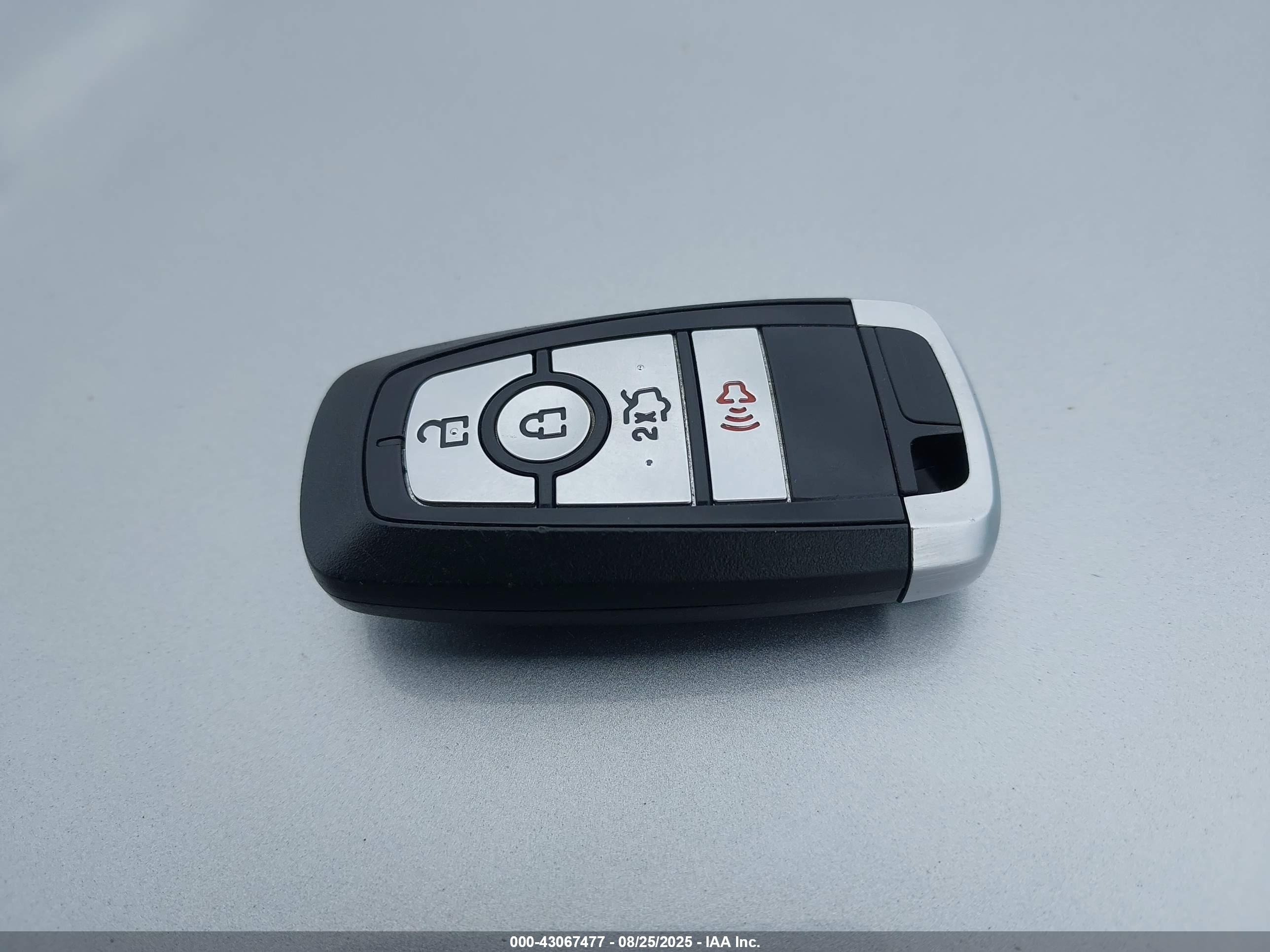 FORD FUSION image 11